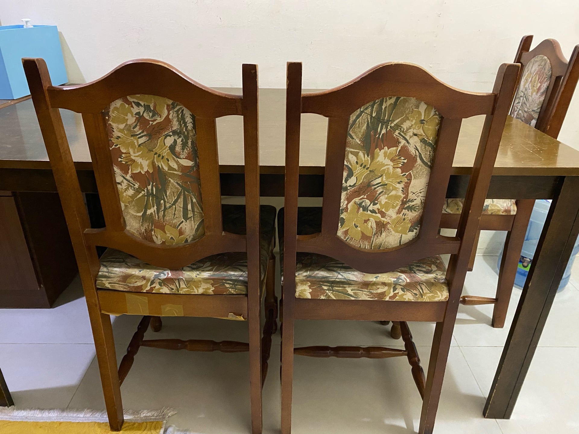 Used Table and 3 chairs good condition  - Image 2
