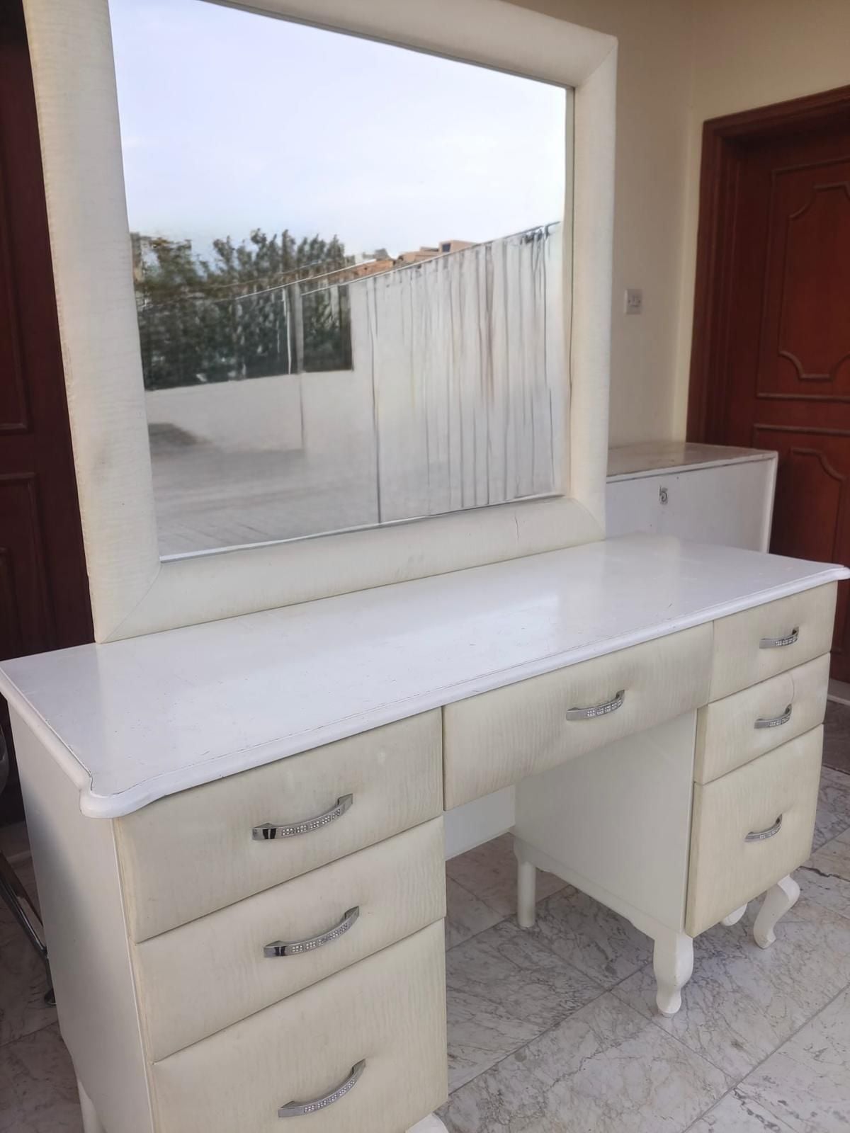 Dressing table for sale - Image 2