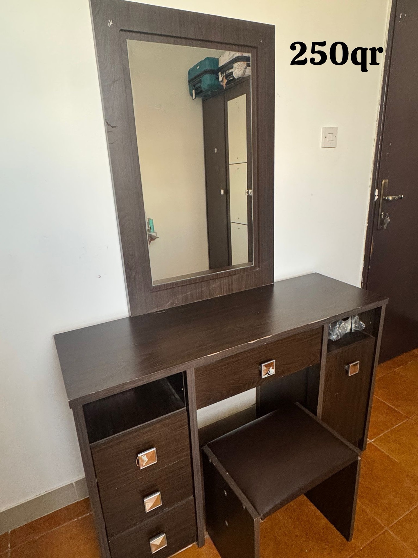 Dressing table with bench- 250qr - Image 1