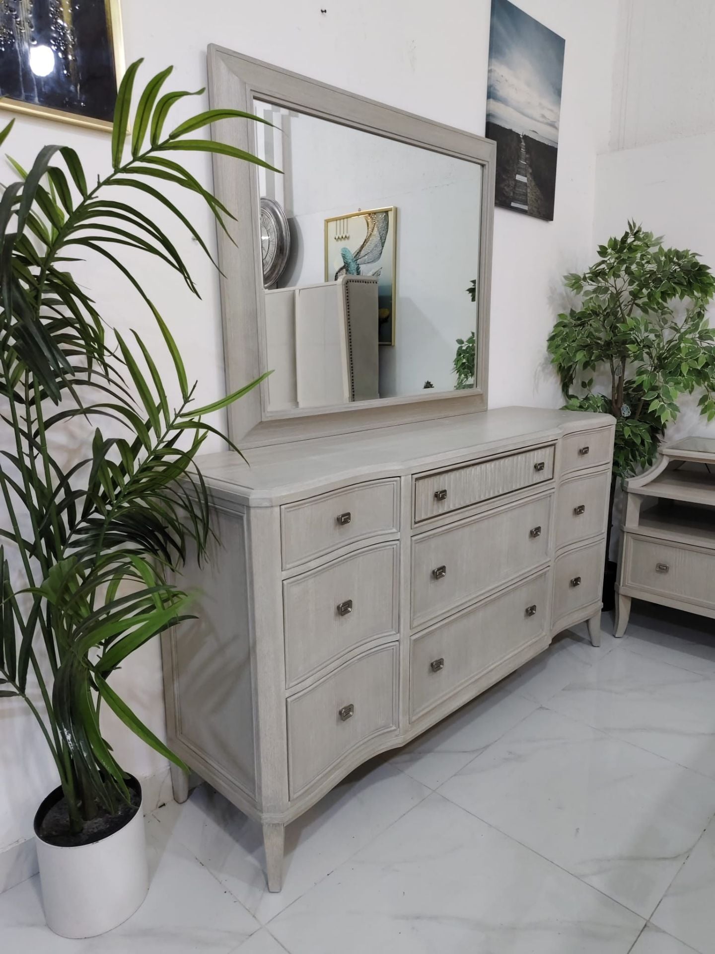 Like new condition bed sed  Midas brand luxury king size master bedder for sell  - Image 2