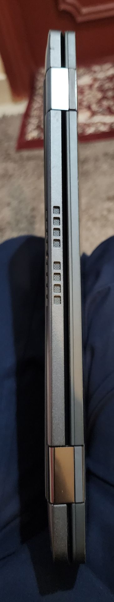 Dell Latitude 7430 2-in-1  - Image 9
