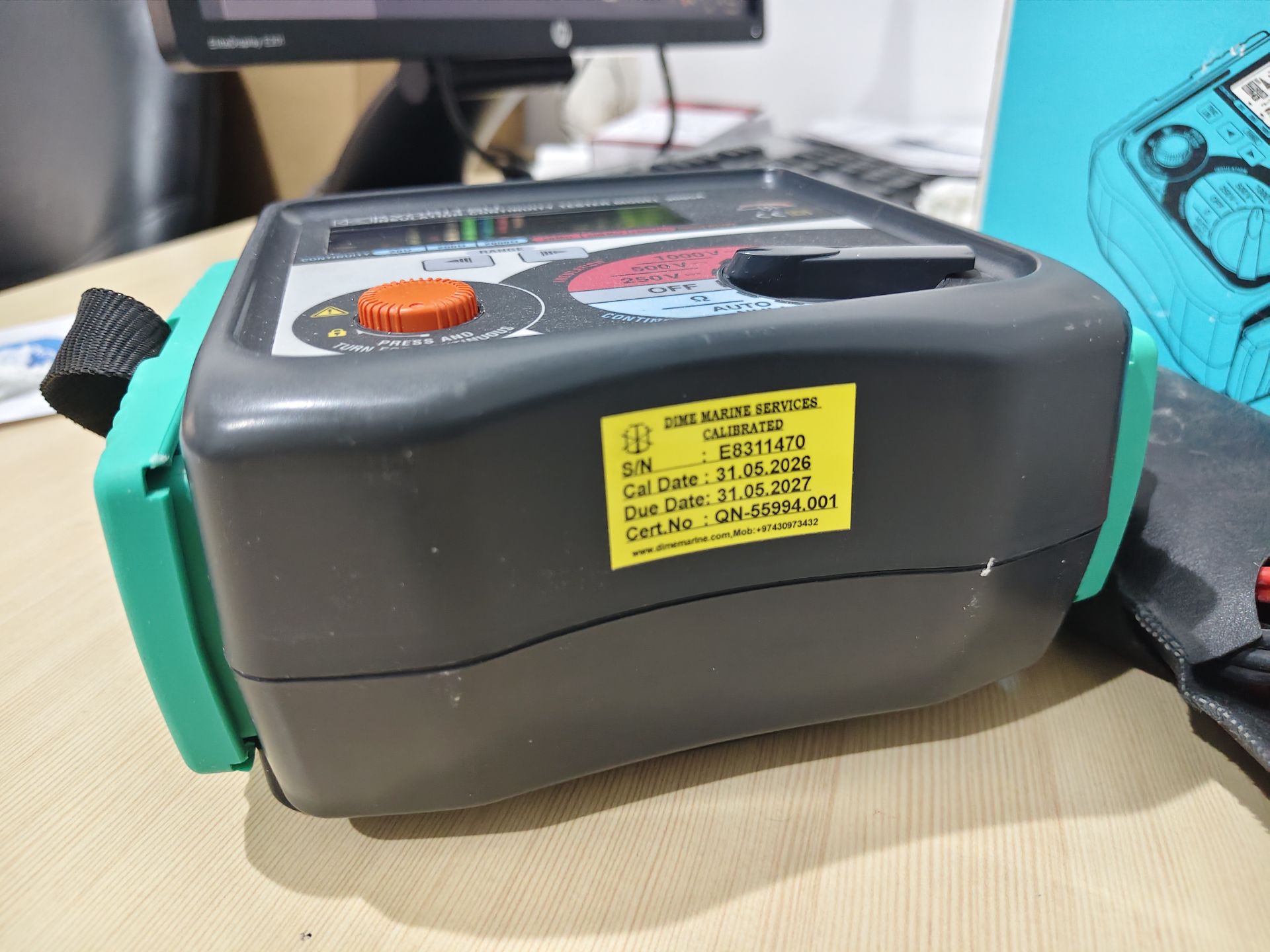Megger insulation tester  - Image 2