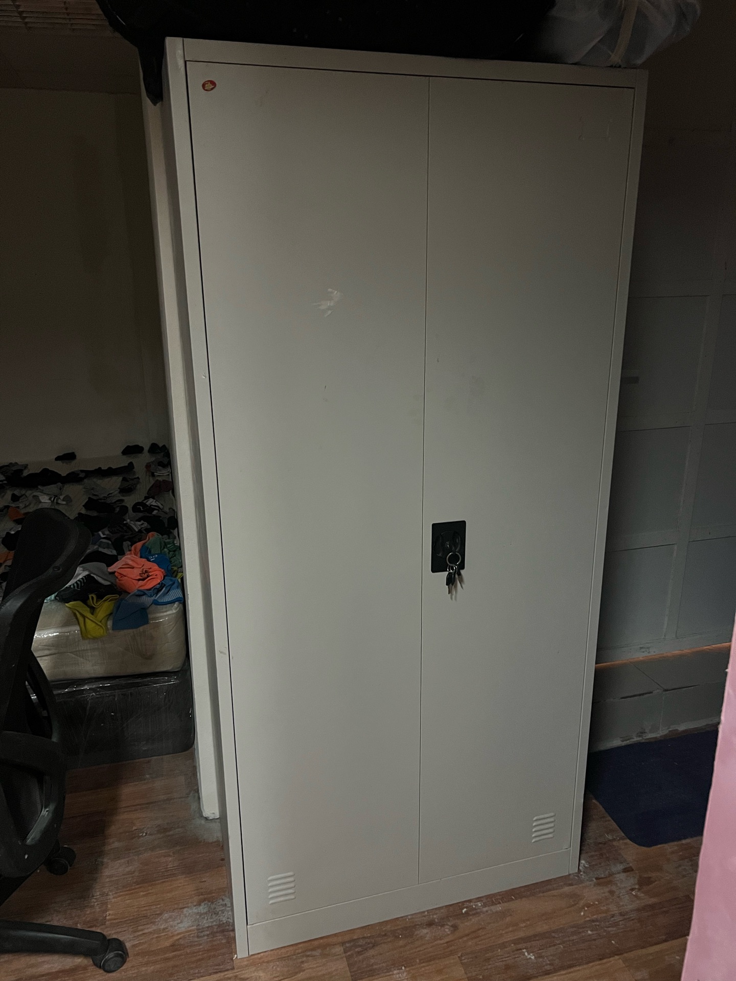 Double door steel cupboard  - Image 2