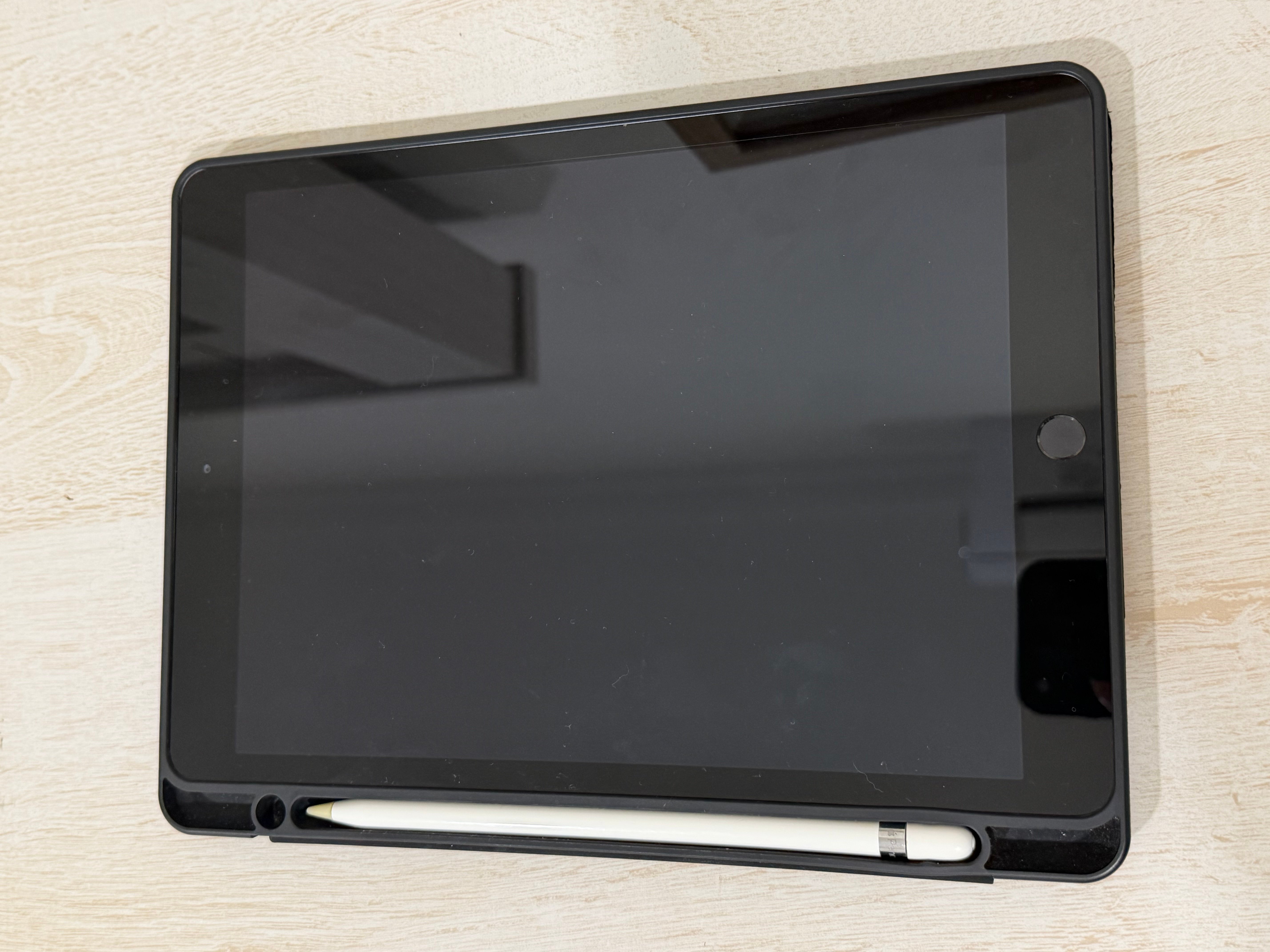 Ipad 8th generation + apple pencil - Image 4