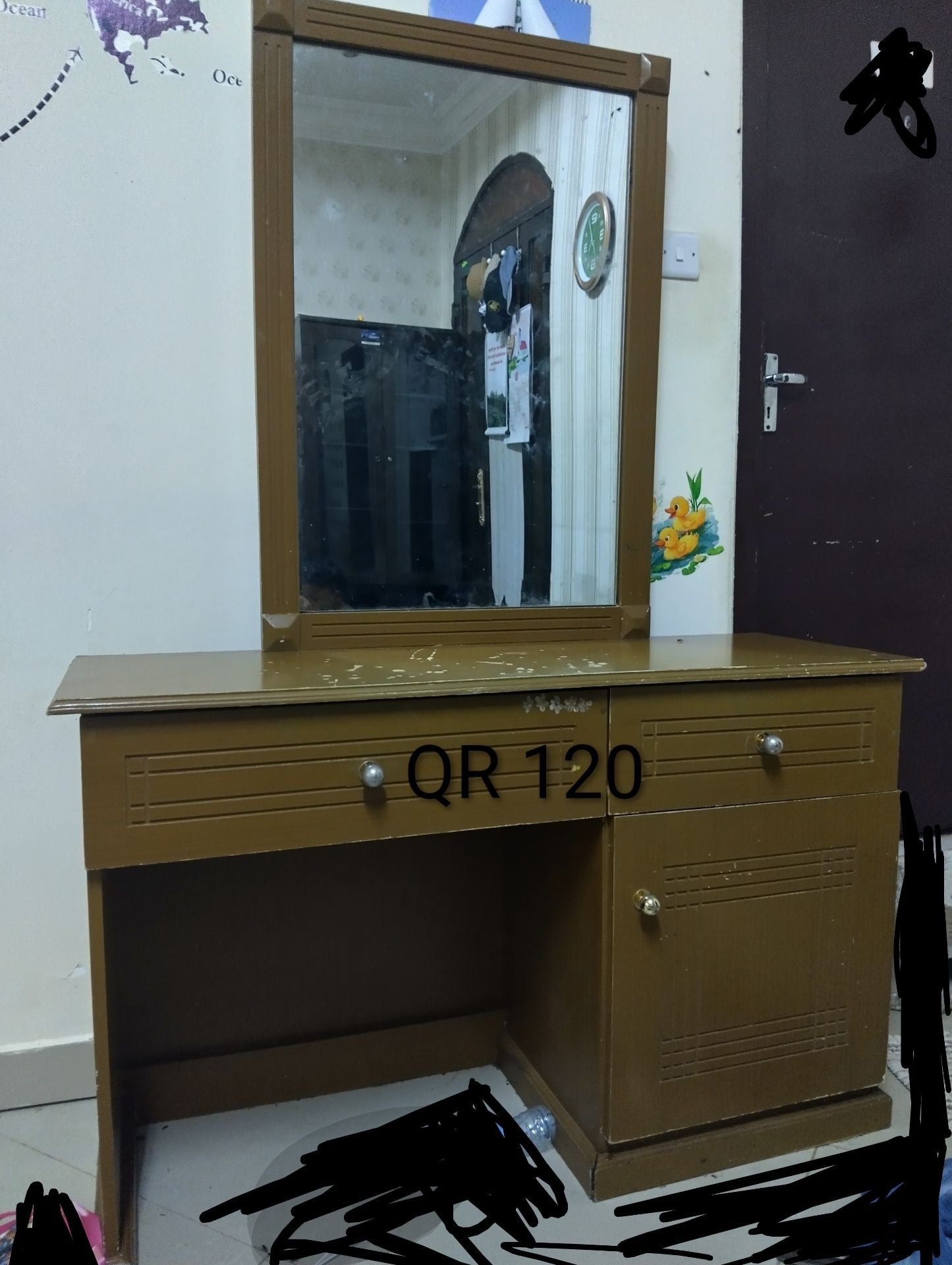 Dressing table - Image 1