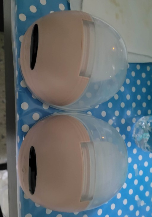 Wearable breast pump - Image 1