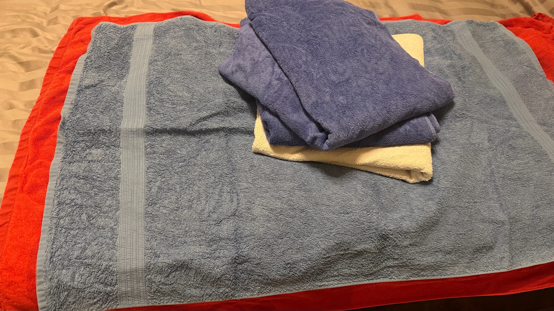 Bath and beach cotton towels . 7 pieces  - Image 7