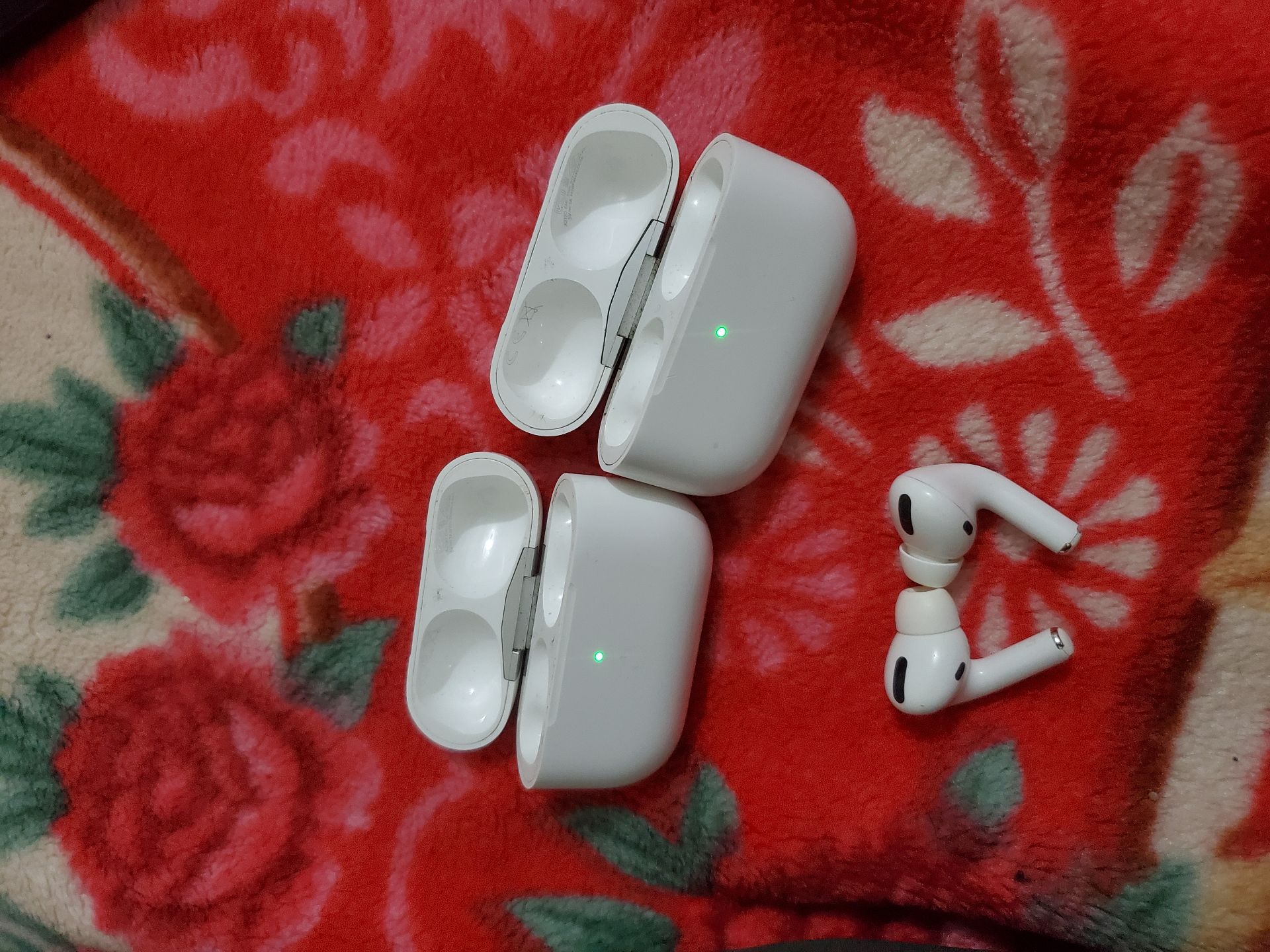 Apple airpods pro  - Image 2