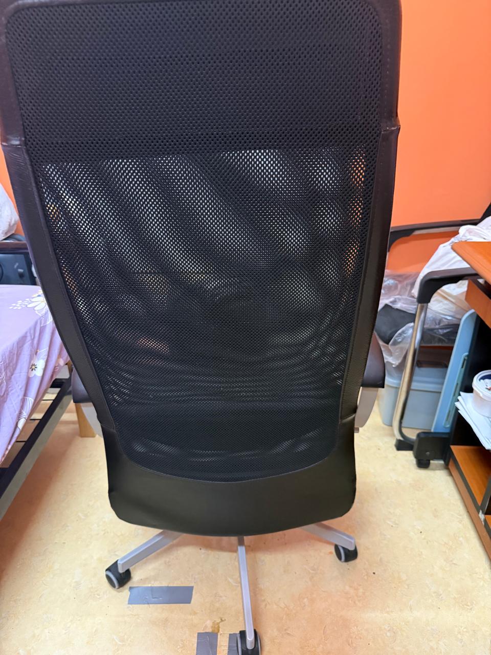 Ikea  Office chair with armrests, Glose black JÄRVFJÄLLET - Image 2