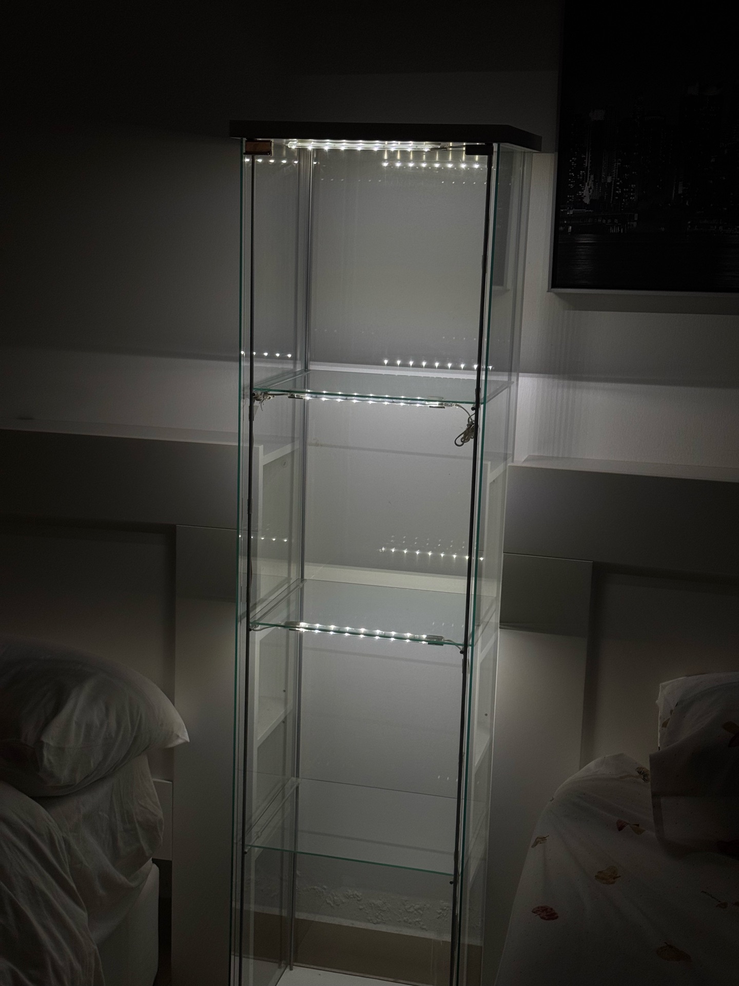 Clear shelves with LED light - Image 3