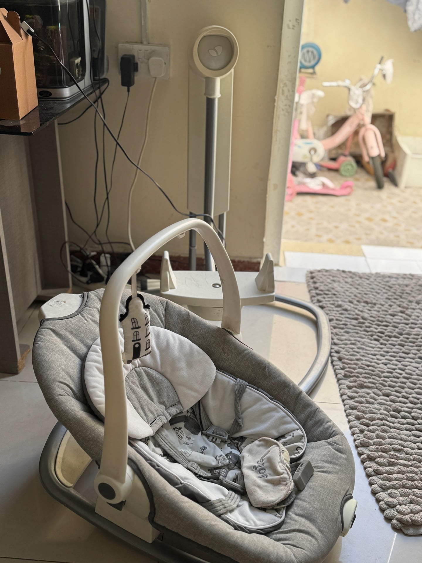 Electric Baby swing ( Joie ) - Image 4