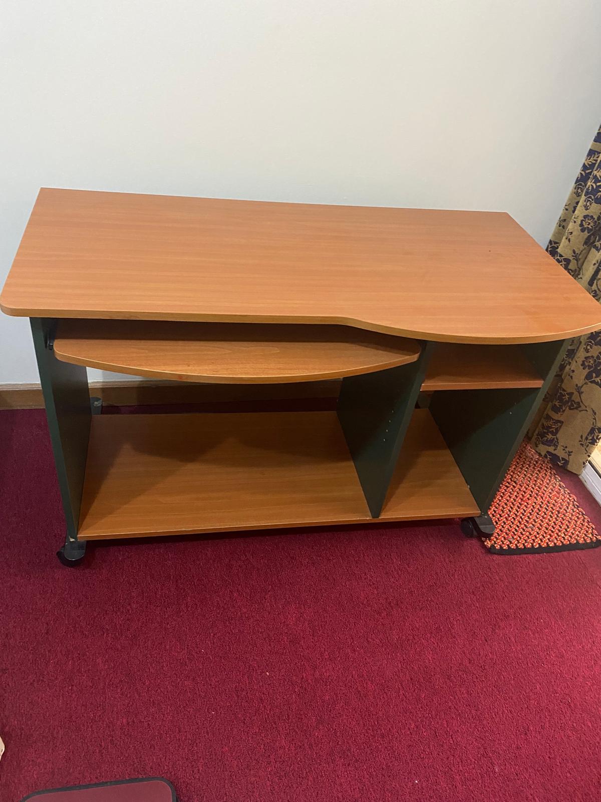 Computer Table - Image 1