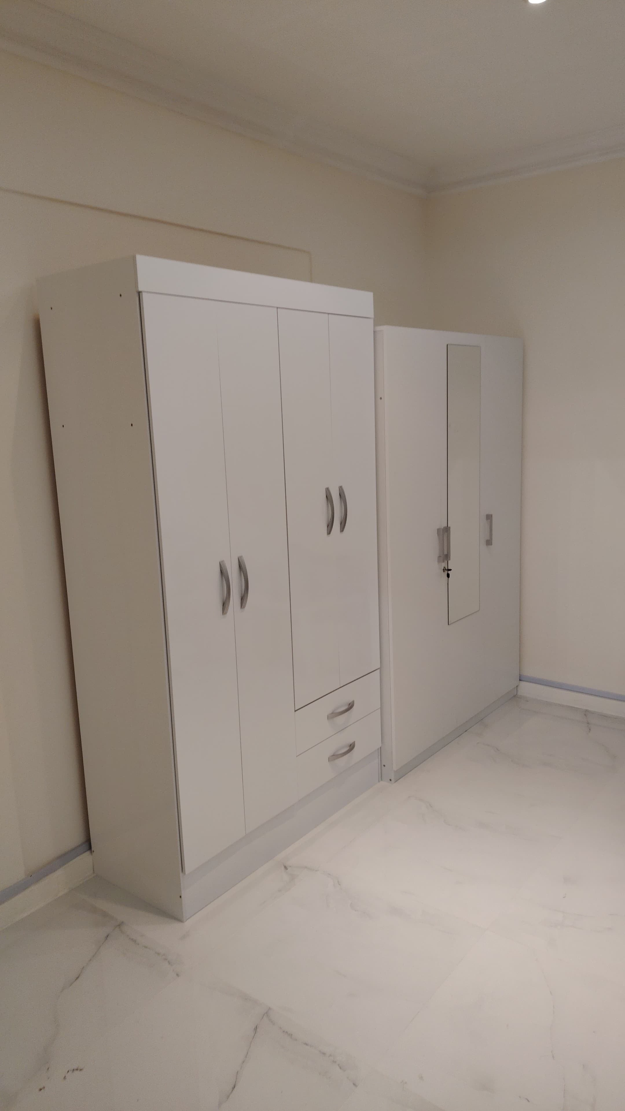 4 DOORS CABINET PAN HOMEES - Image 5
