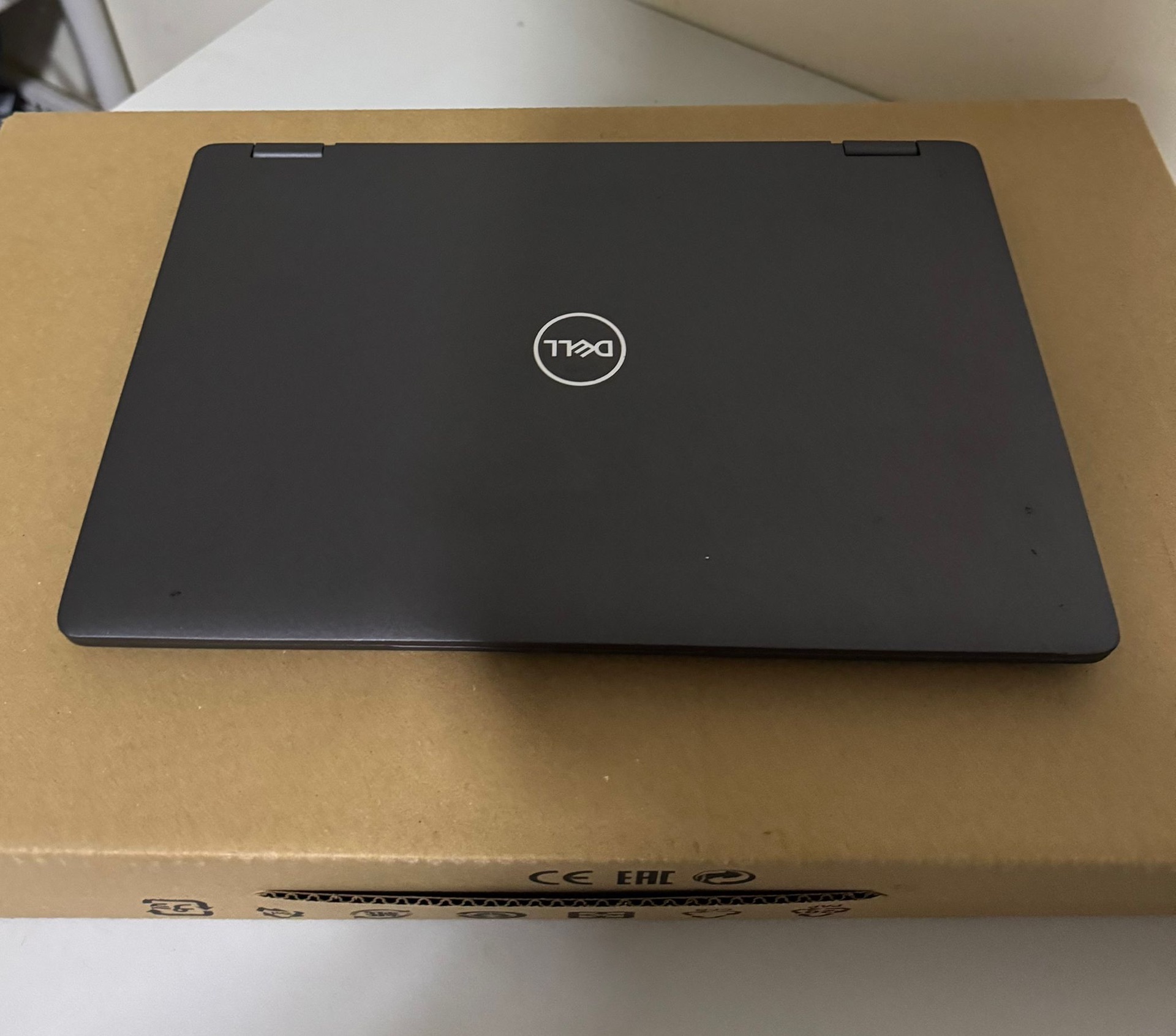 Dell Latitude 5300 2-in-1 | Rotatable Touch Screen | 8GB RAM | 256GB SSD | 8th G - Image 5