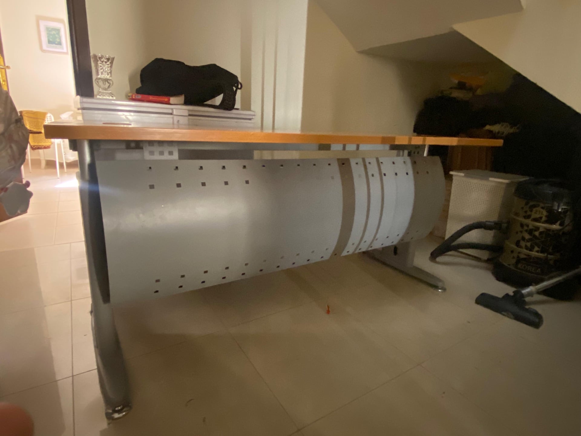 GOOD QUALITY OFFICE TABLE FOR SALE - Image 4