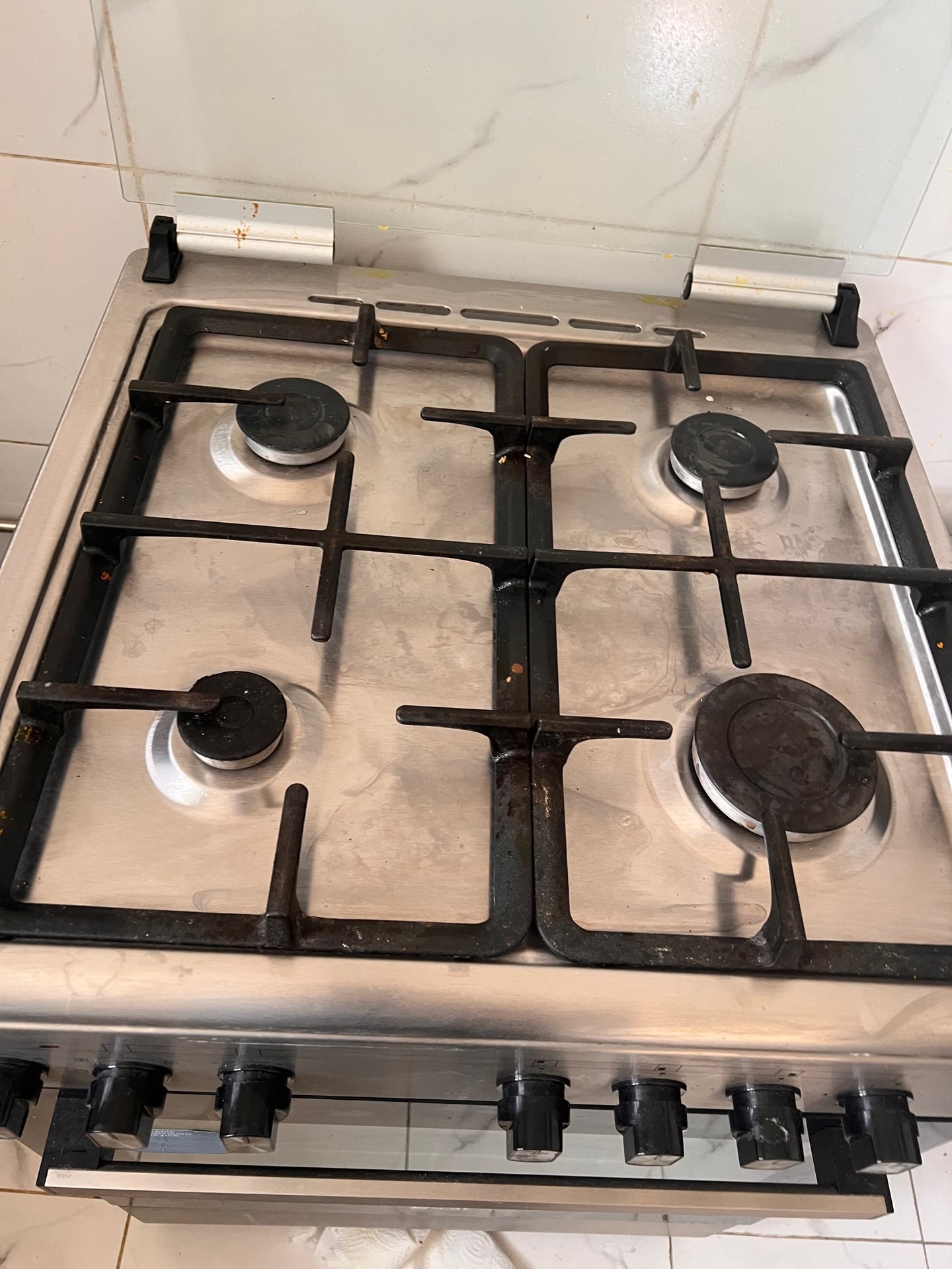 Oscar 4 burner gas , oven grill electric - Image 1