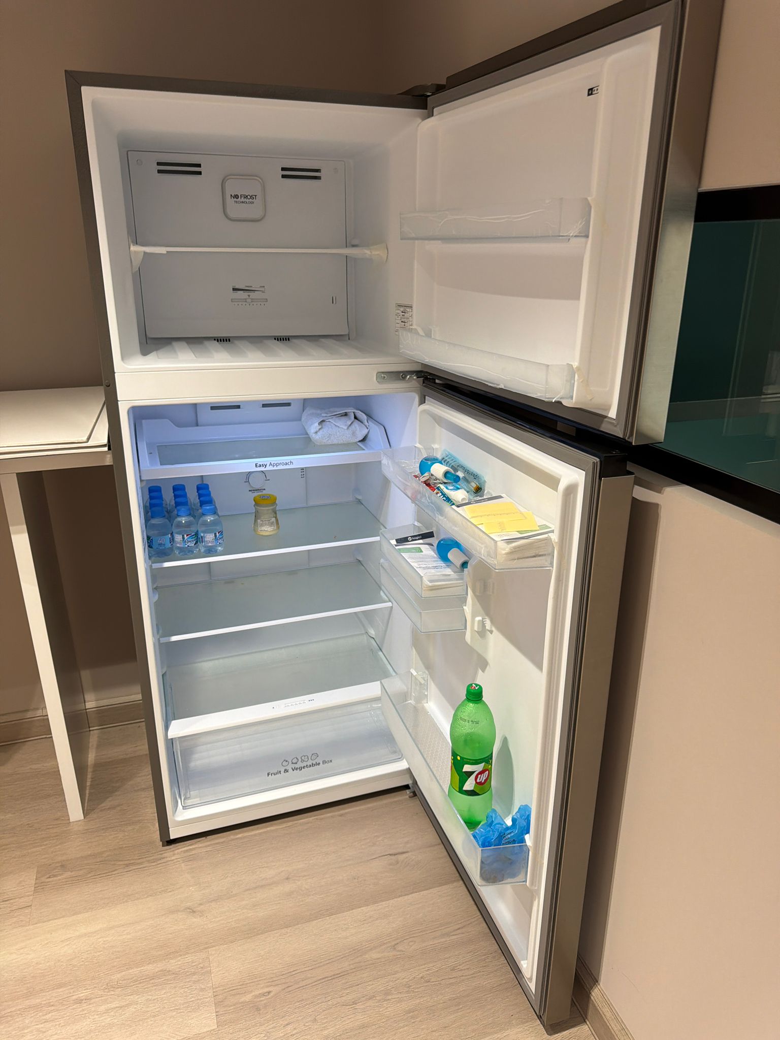 Rare Used Refrigerator available for selling. - Image 3