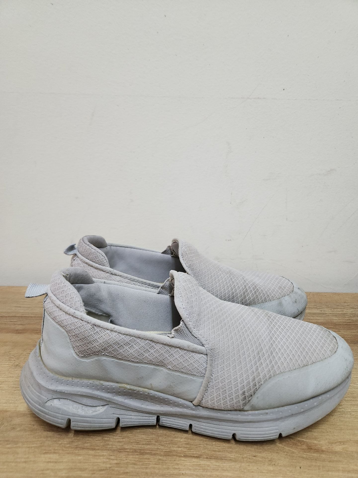 Sports shoe Grey 43 - Image 1