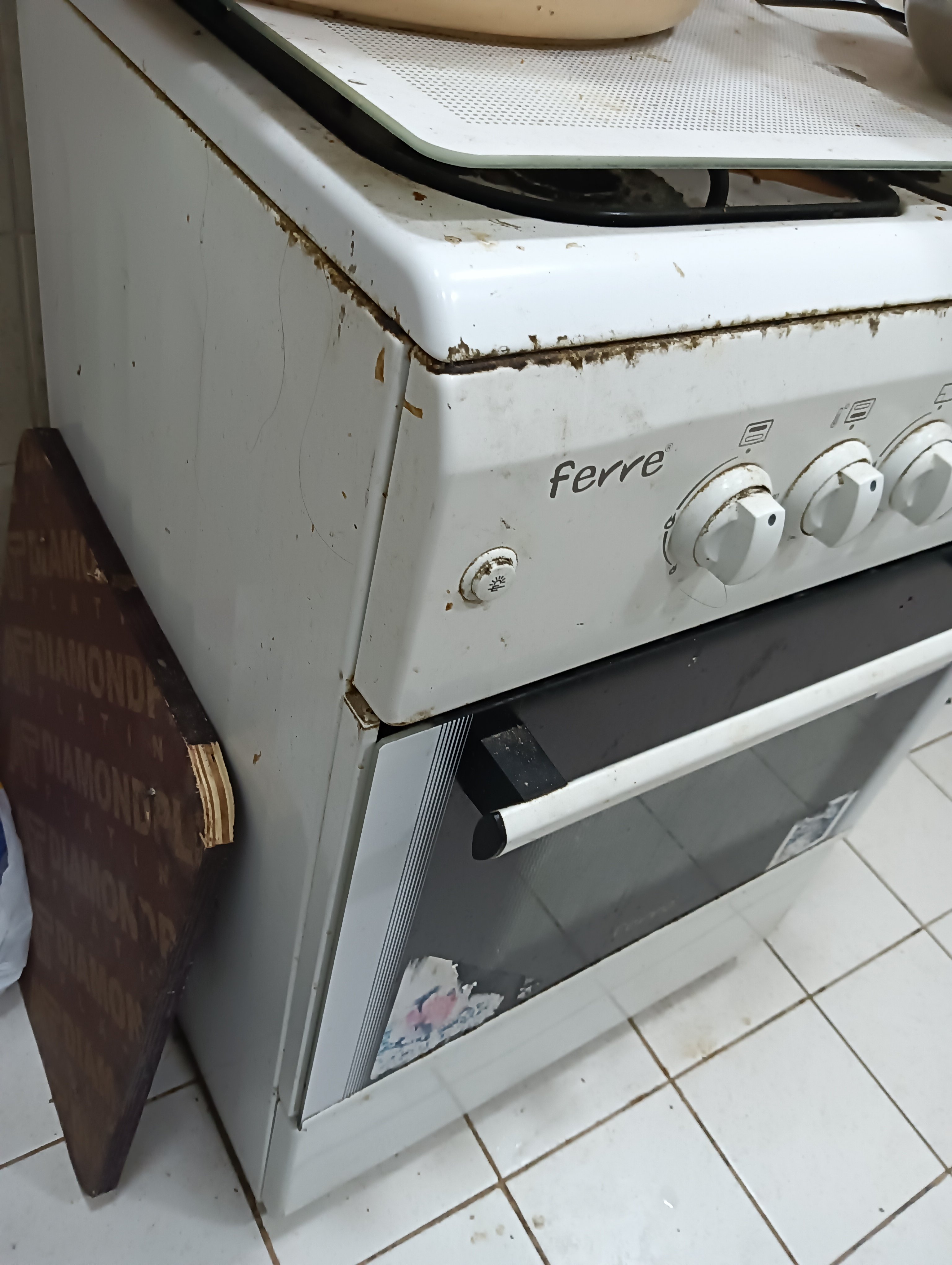 Gas Stove with electric oven - Image 3
