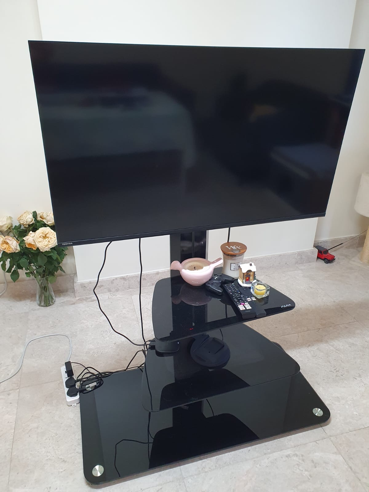 Toshiba TV and glass stand very good price - Image 3