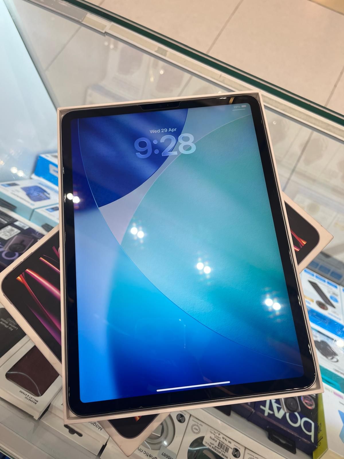 I pad pro 11(4th Generation) - Image 1