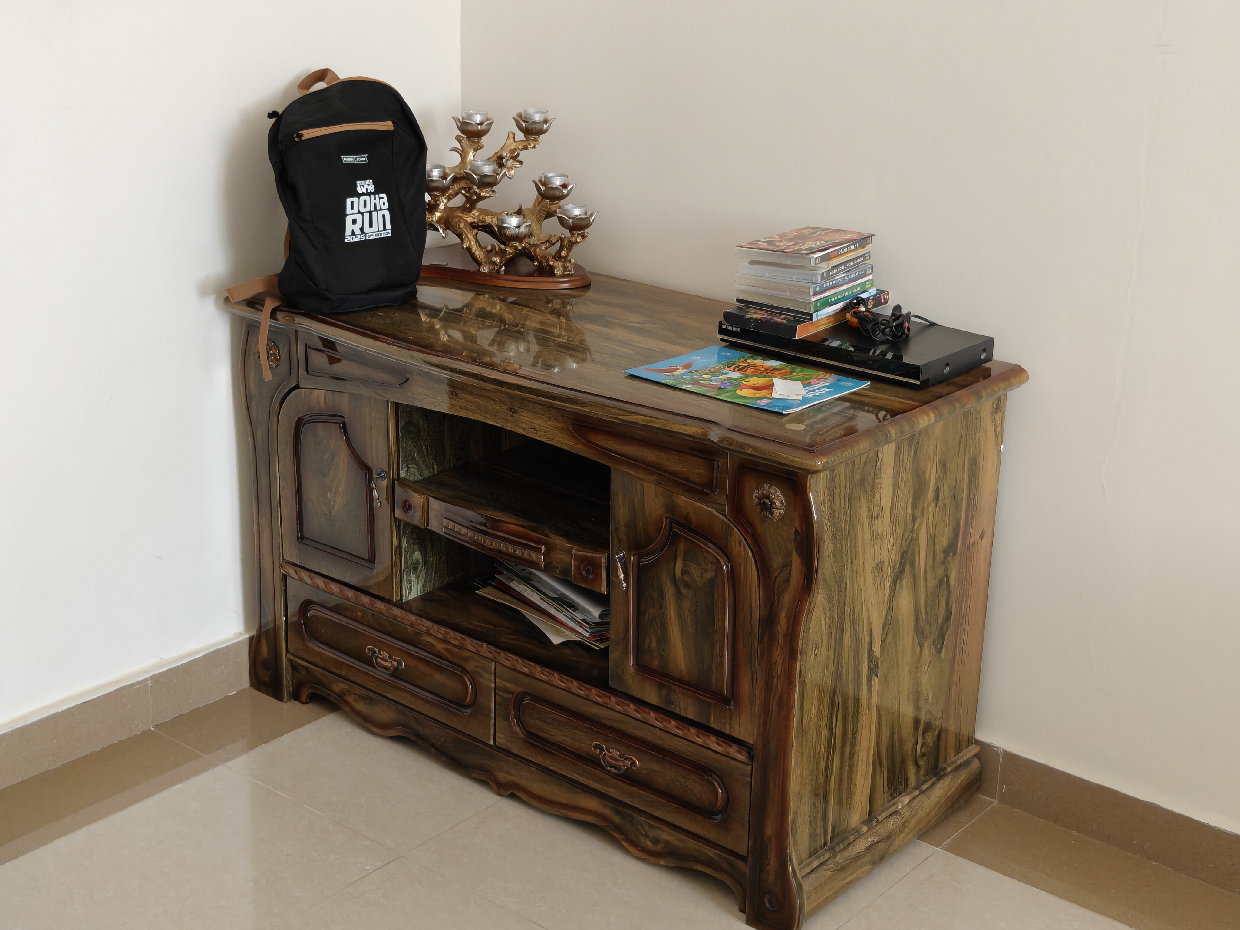 TV STAND TABLE  - Image 3