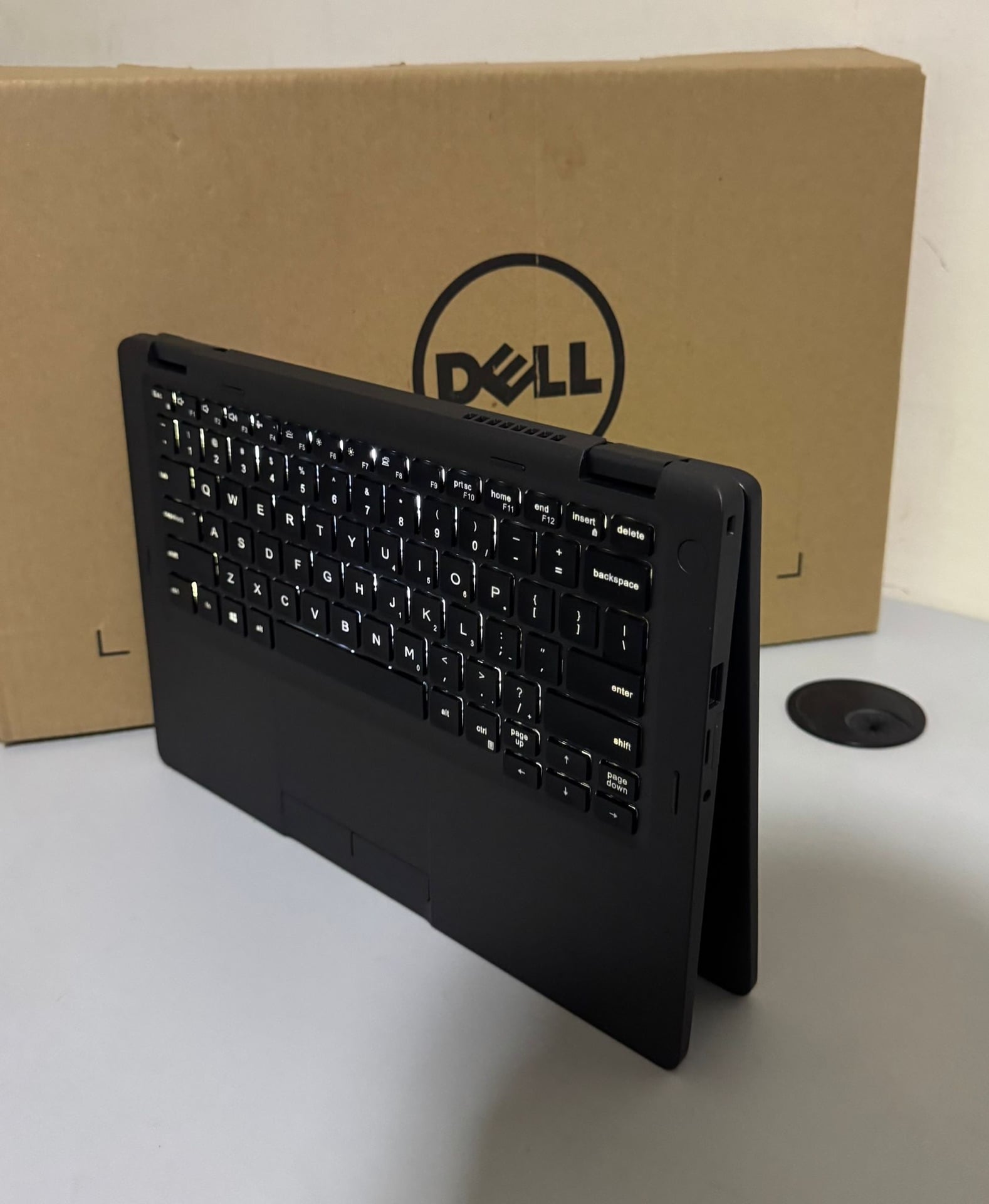 Dell Latitude 5300 2-in-1 Laptop 🌏 Intel Core i5 Processor (8th Generation) - Image 1