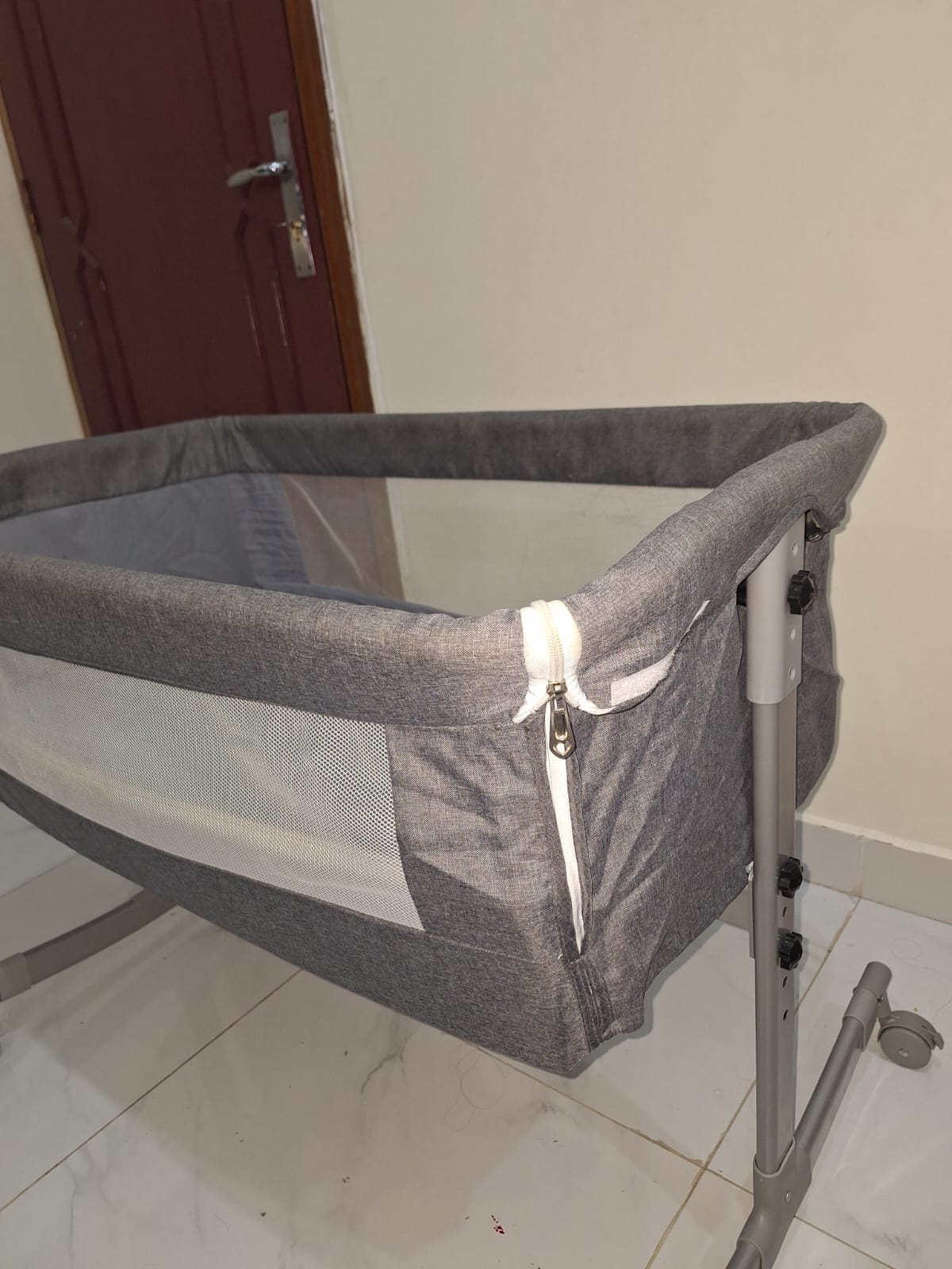 Baby Craddle in Mint Condition for Urgent Sale - Image 2
