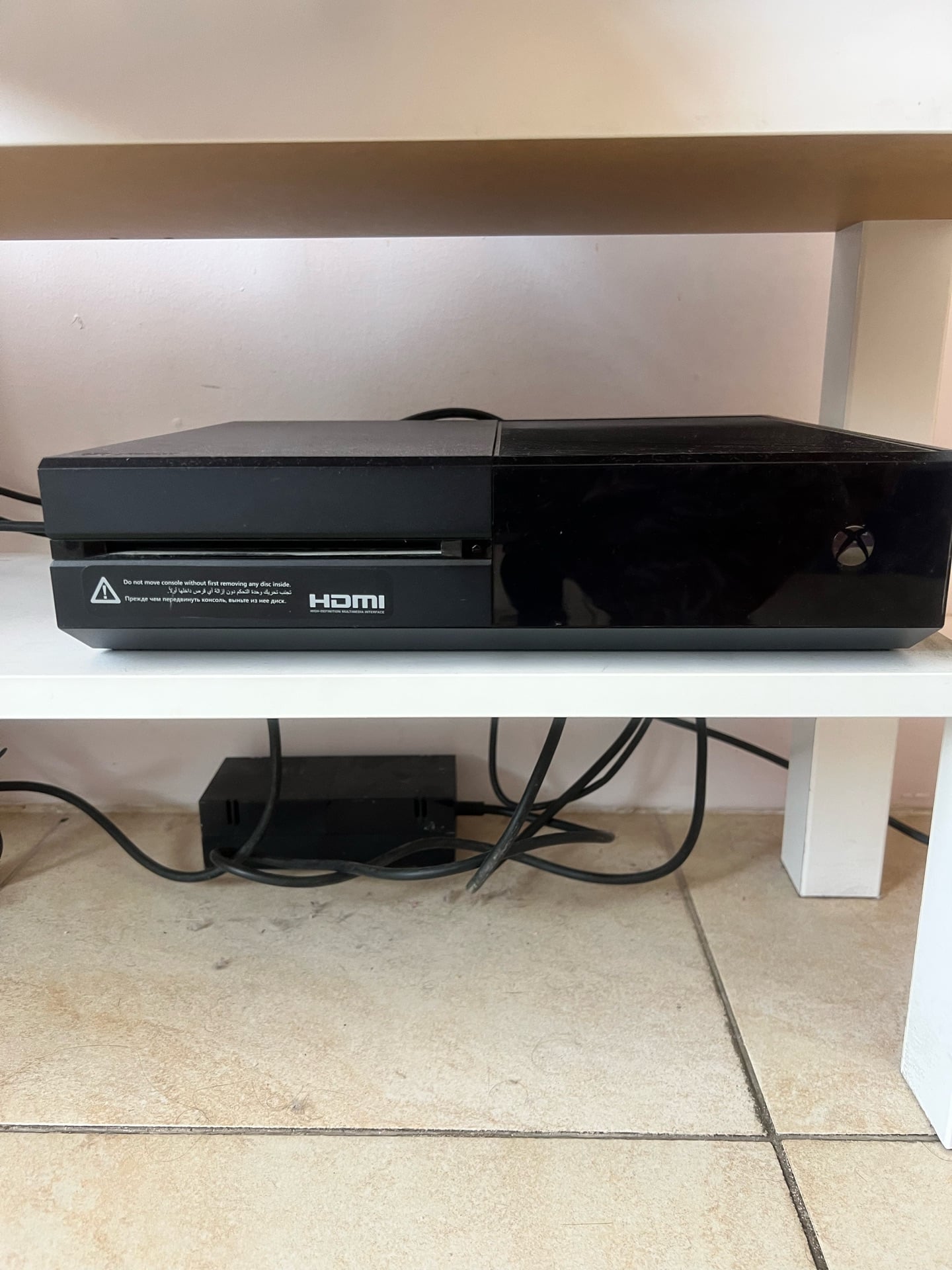 Xbox one and 4 game CD’s - Image 3