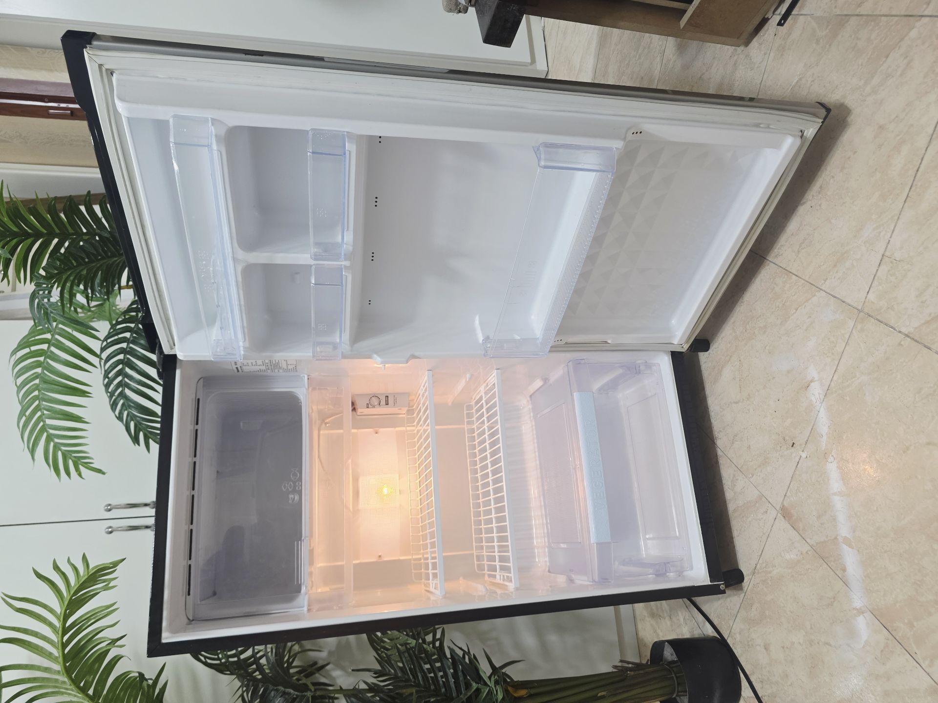 Like new Panasonic 1 door big fridge  - Image 4