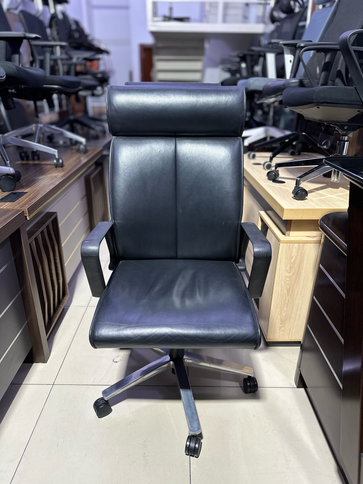 Modern Executive Desk Sale - Image 9