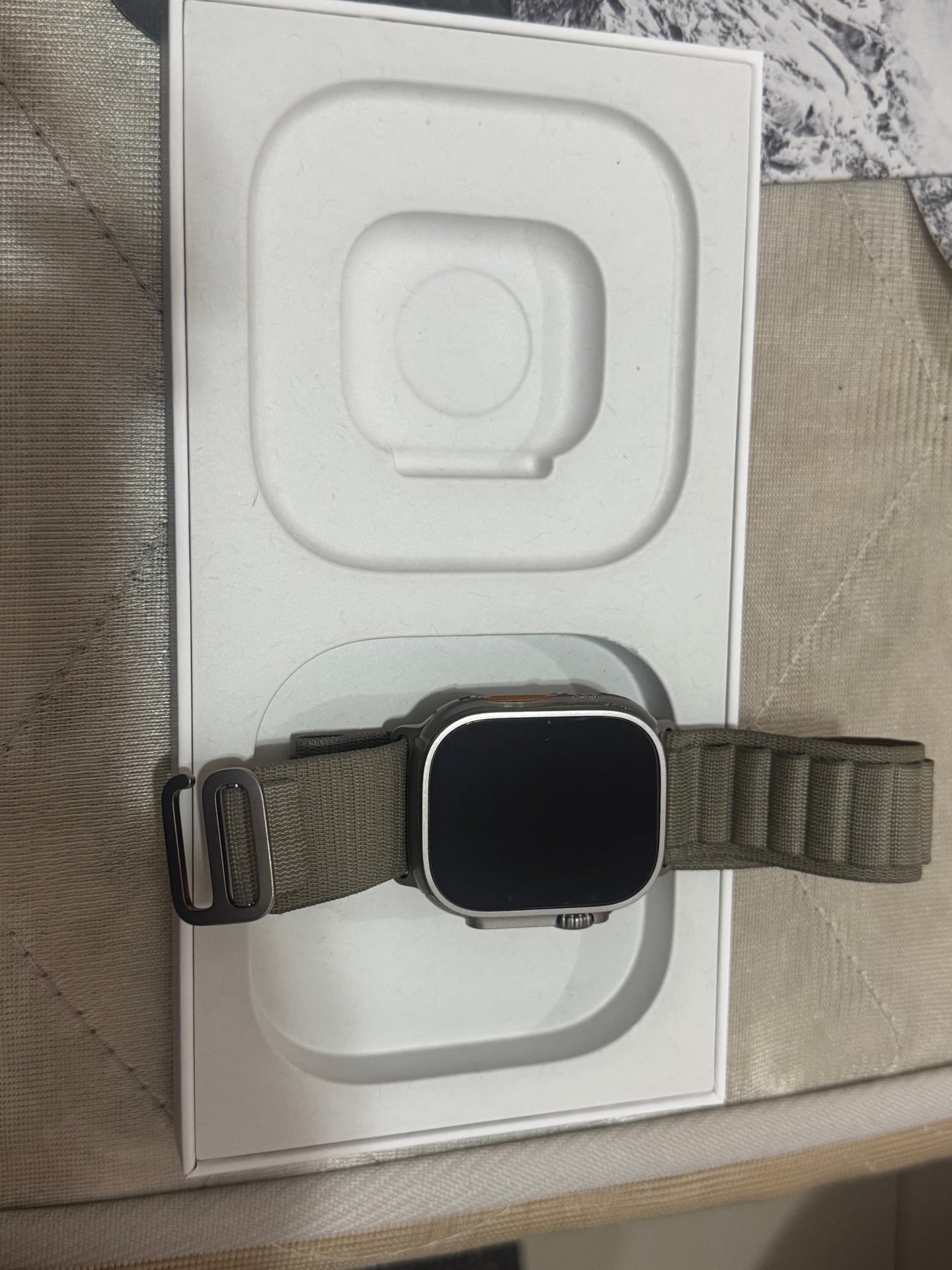 Apple Watch Ultra 2 (Model A2986)  49mm titanium GPS + Cellular smartwatch - Image 4