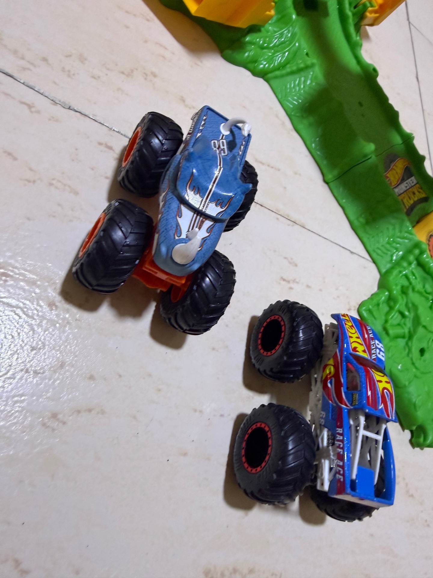 ELC Hot Wheels Monster Trucks Stunt Tire Playset - Image 1