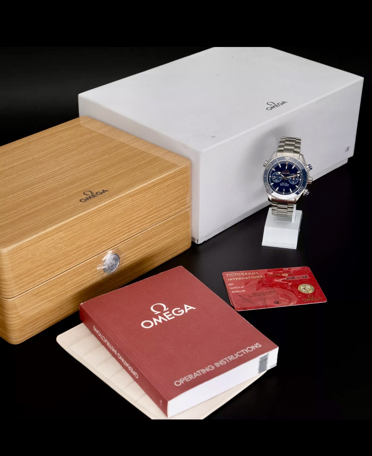 Omega Seamaster Professional Planet Ocean 600m 45.5mm  - Image 10
