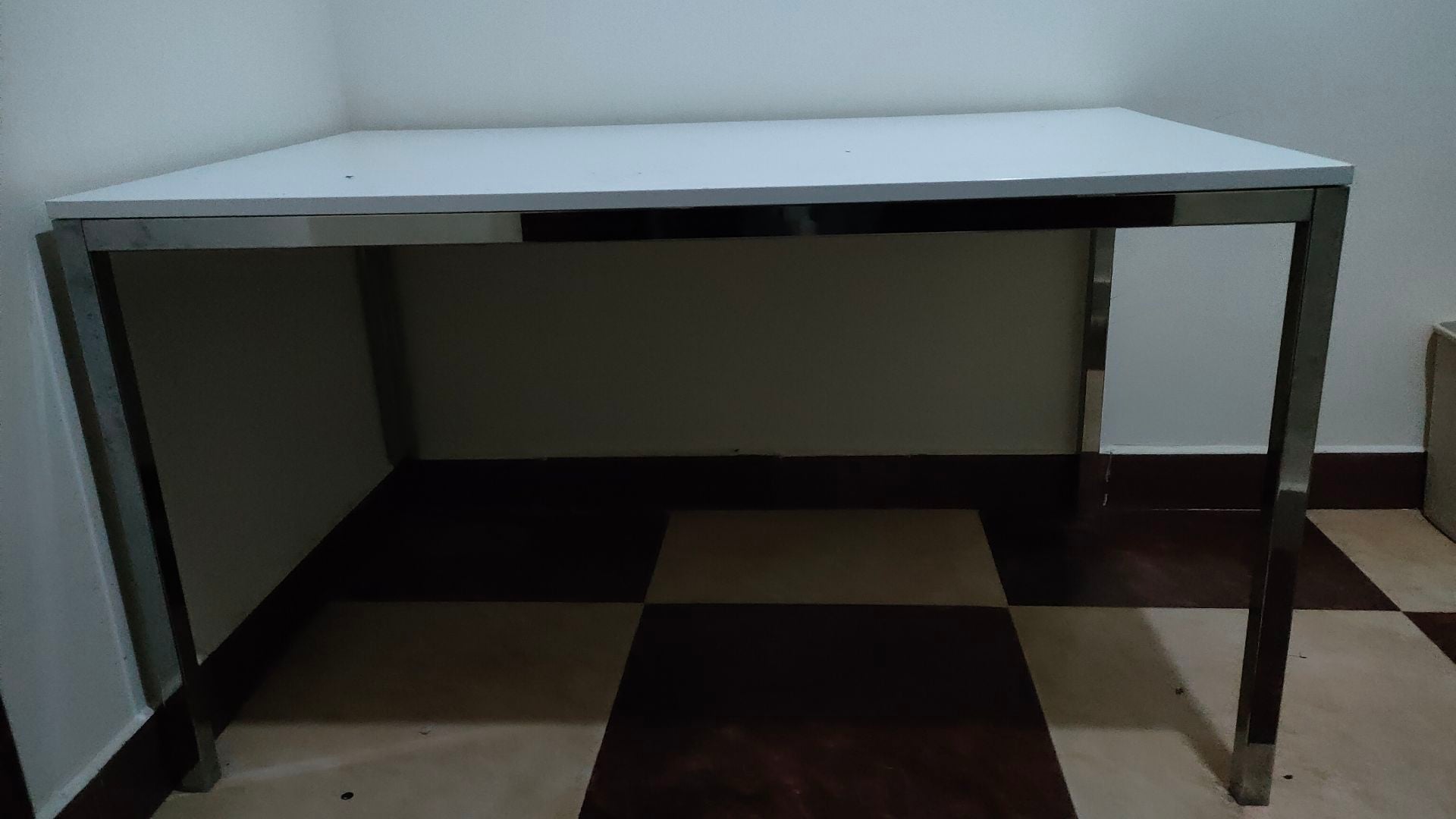 Dining table (Ikea) - Image 3