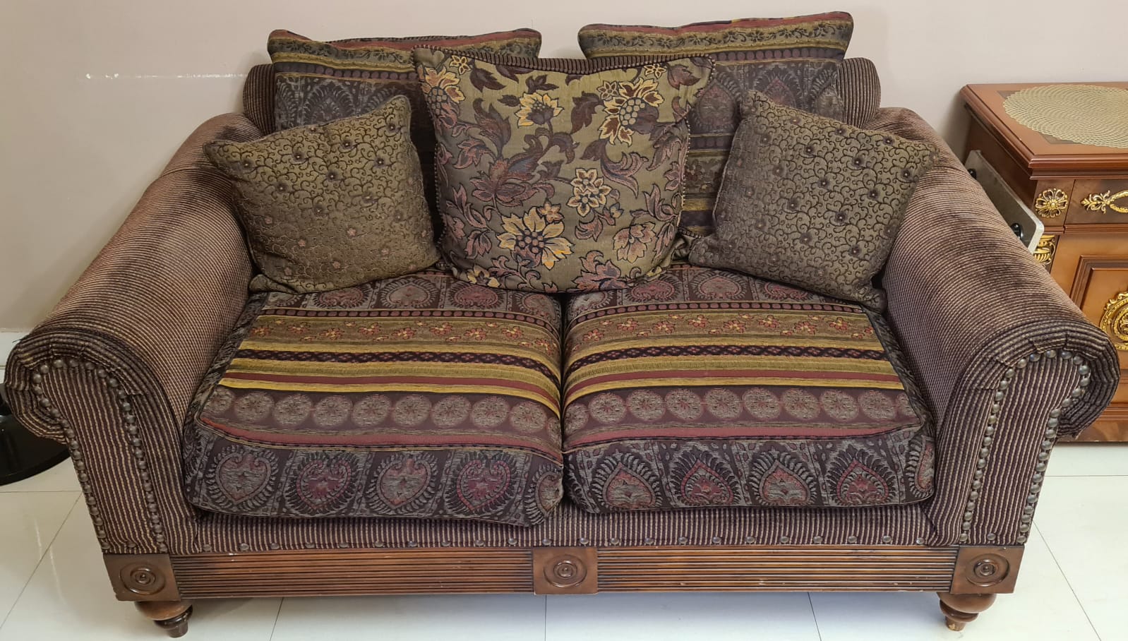 Home Center Sofa for sale (2 Seater - 2 Sofas) -  All in 200 QR - Image 2