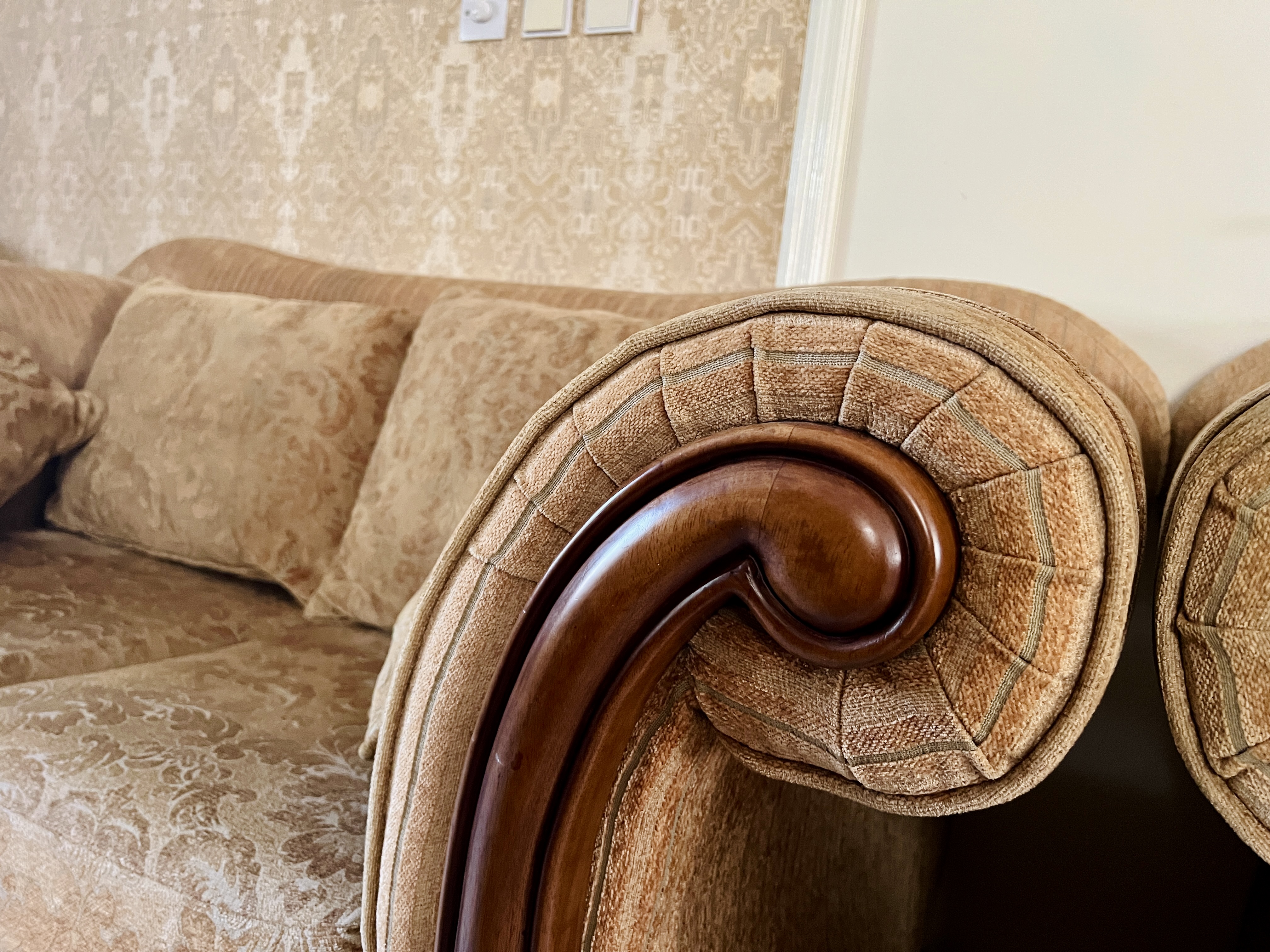 Luxury Sofa Set 3+2+1+1 - Image 5