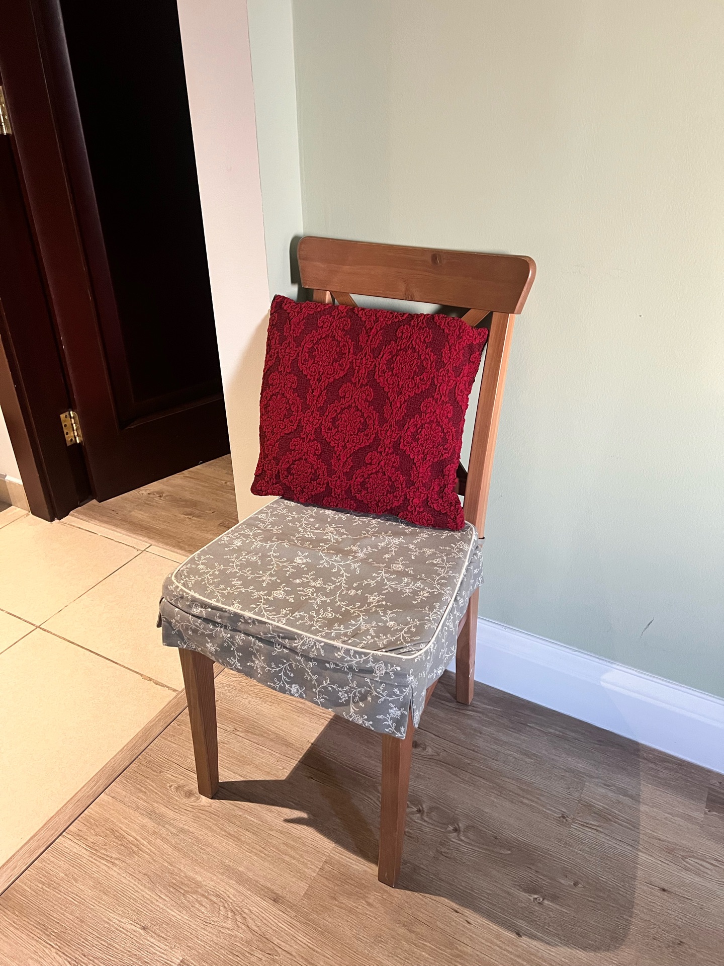 A convertable table with chairs for sale.  - Image 5