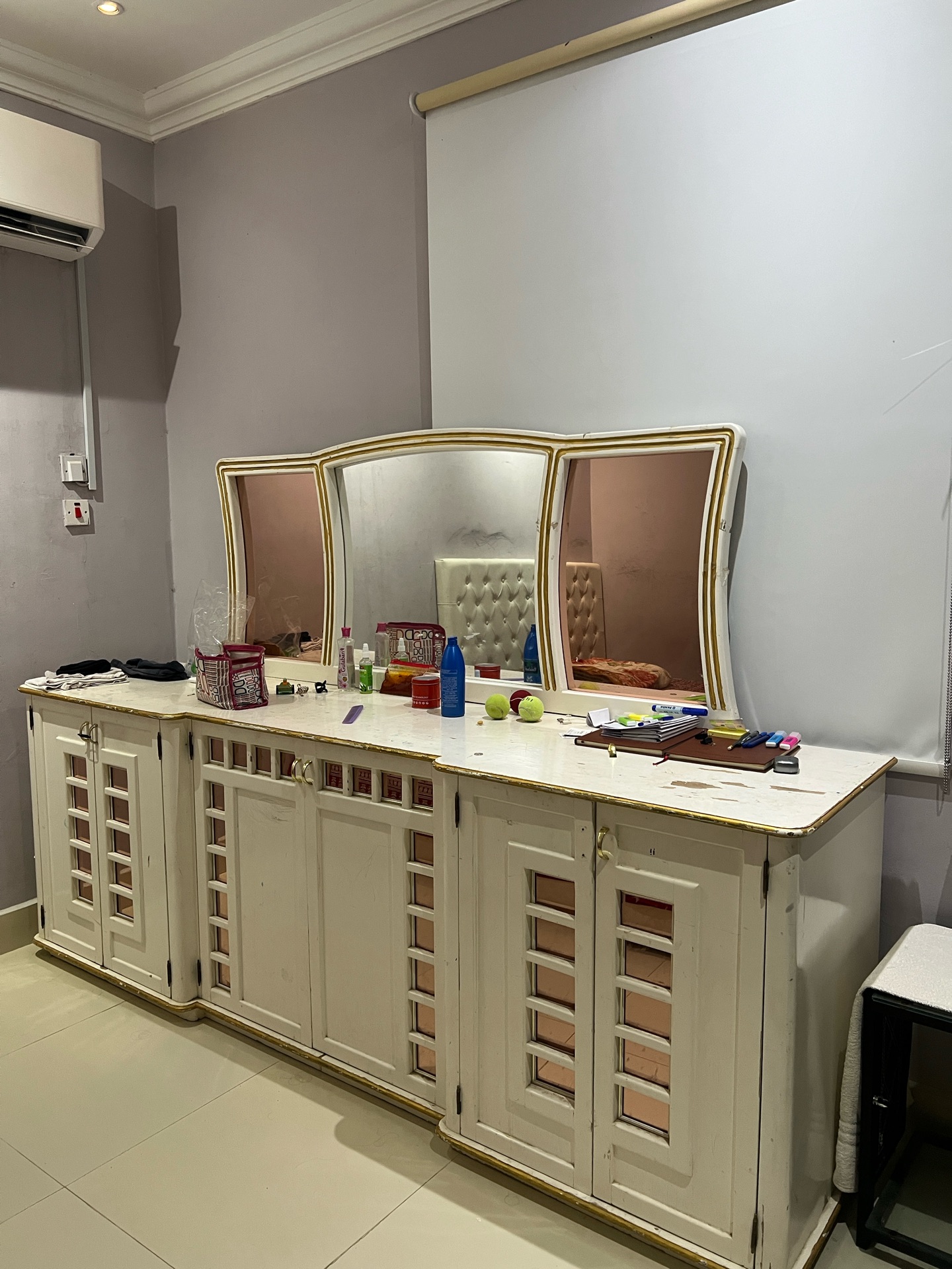 STUDY AND DRESSING TABLE - Image 4