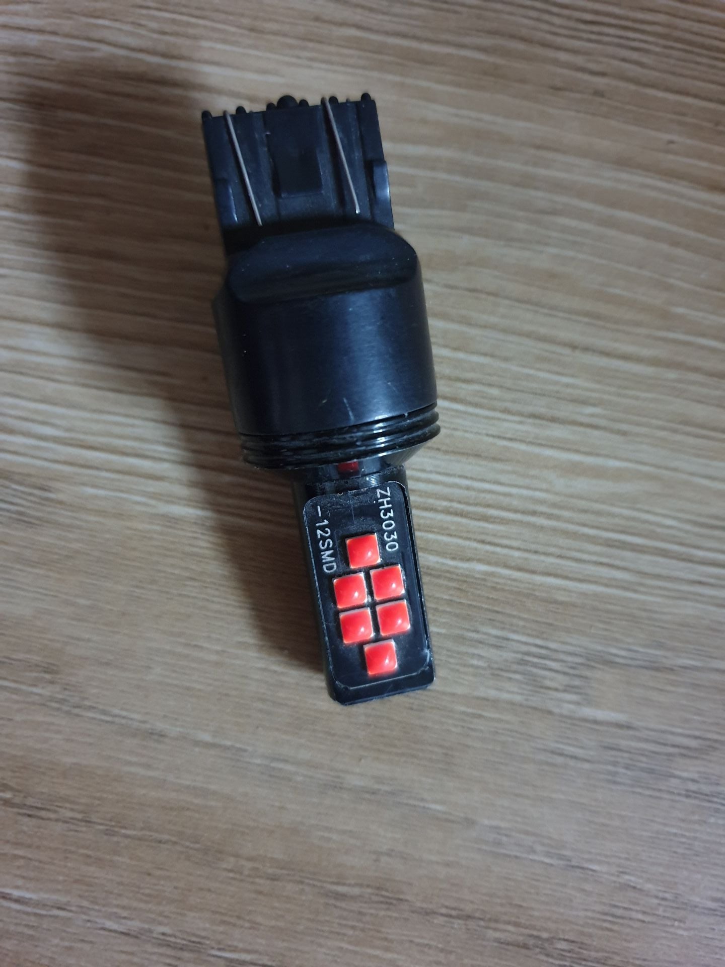 ZH3030 - 12 SMD LED bulb for car - Image 4