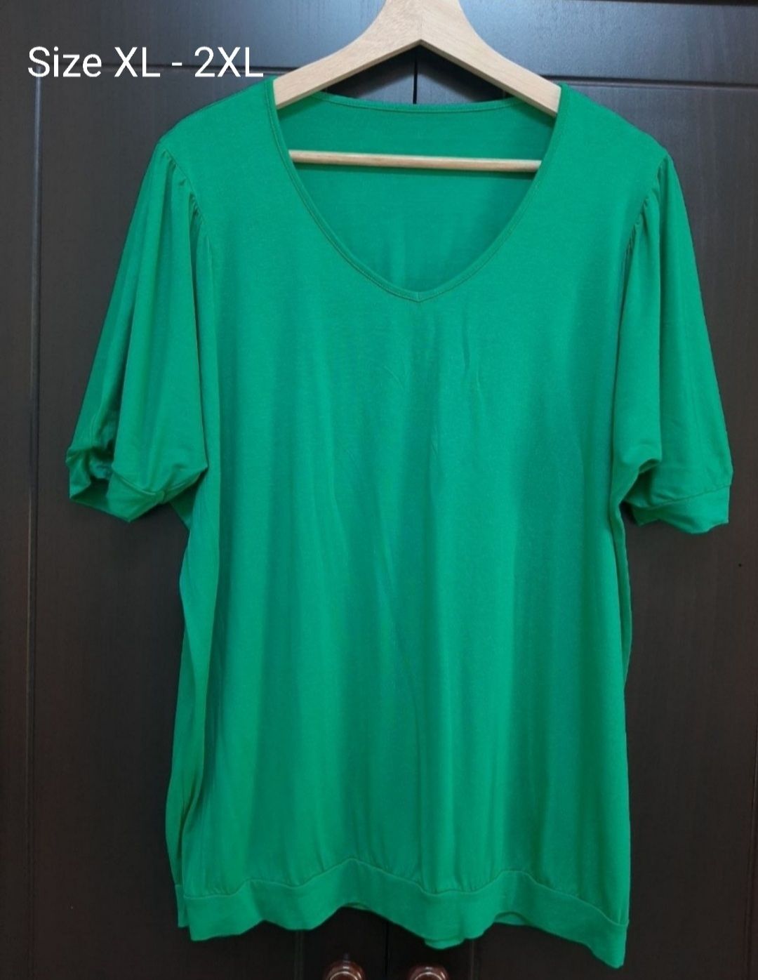 LADY'S CLOTHES. Price for each piece is 19 QAR. Excellent condition. Barely used - Image 5
