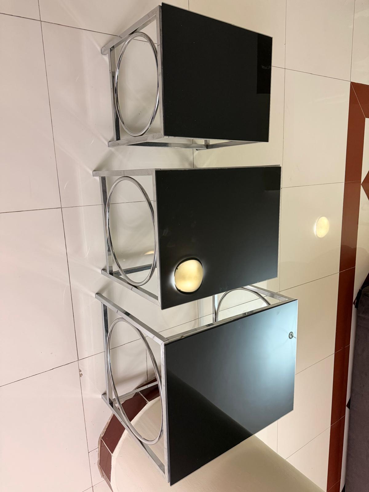 Glass Stood - Image 1