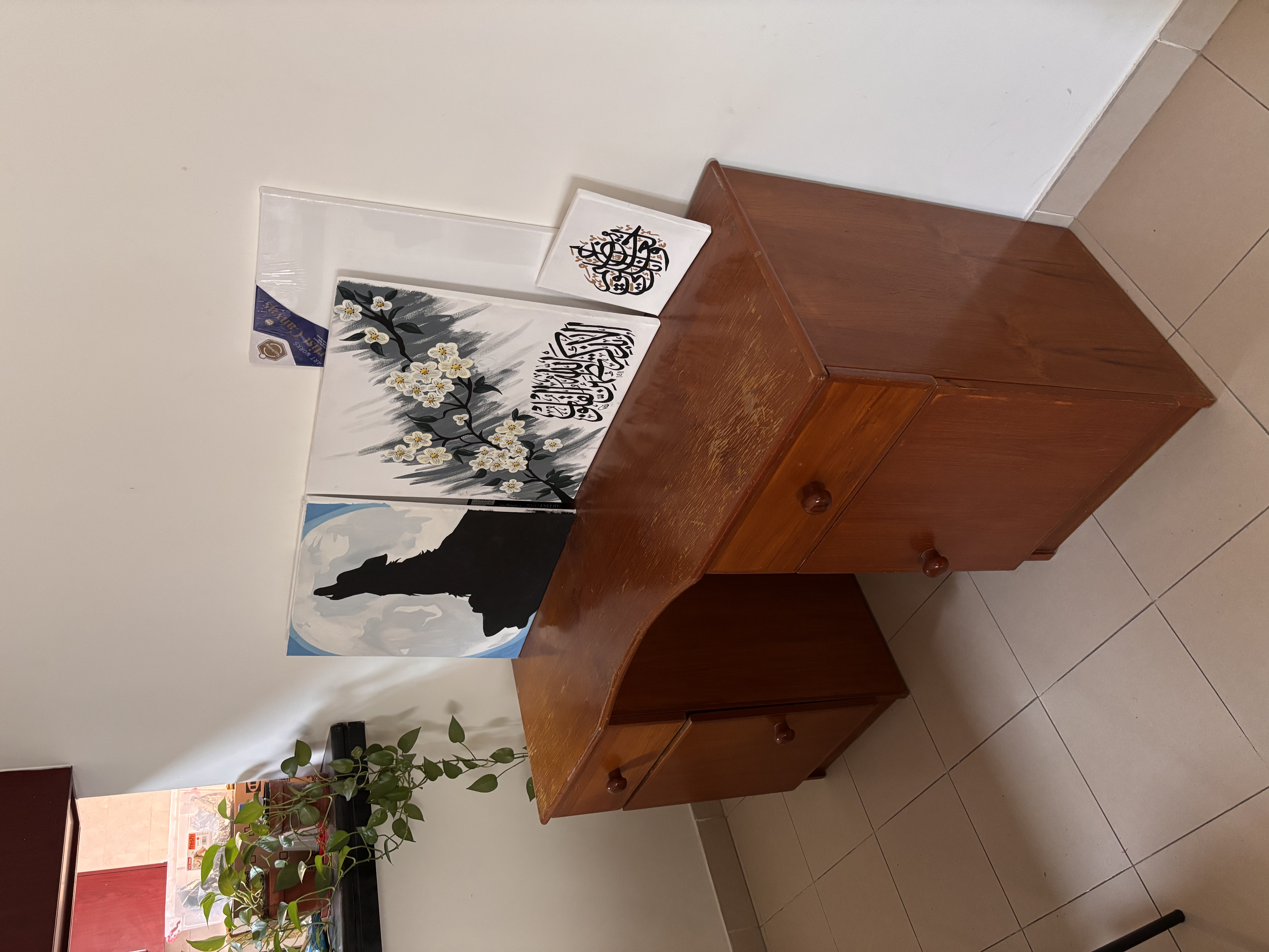 Solid wooden study desk - Image 1