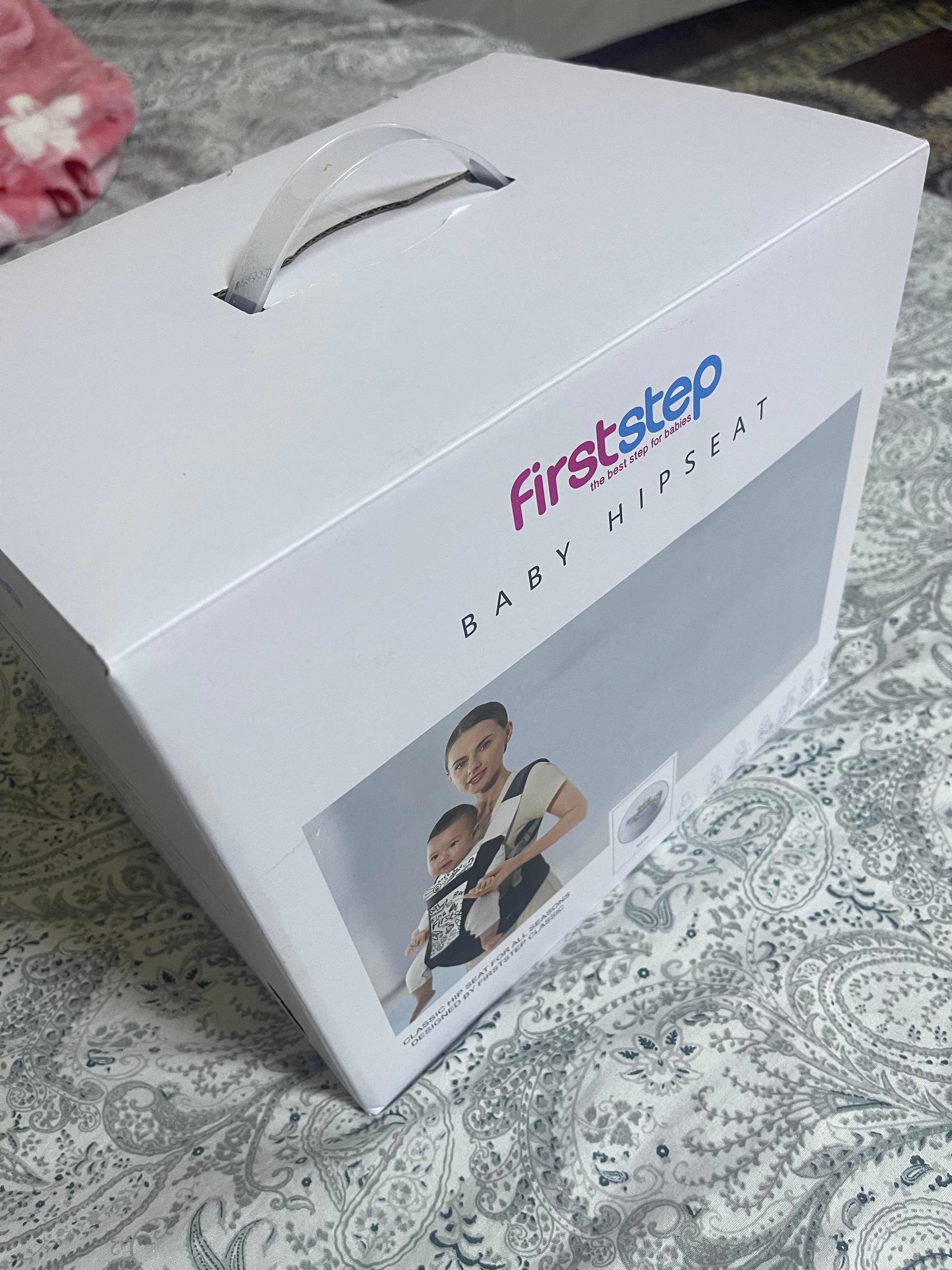 Very good condition baby carrier with box - Image 1