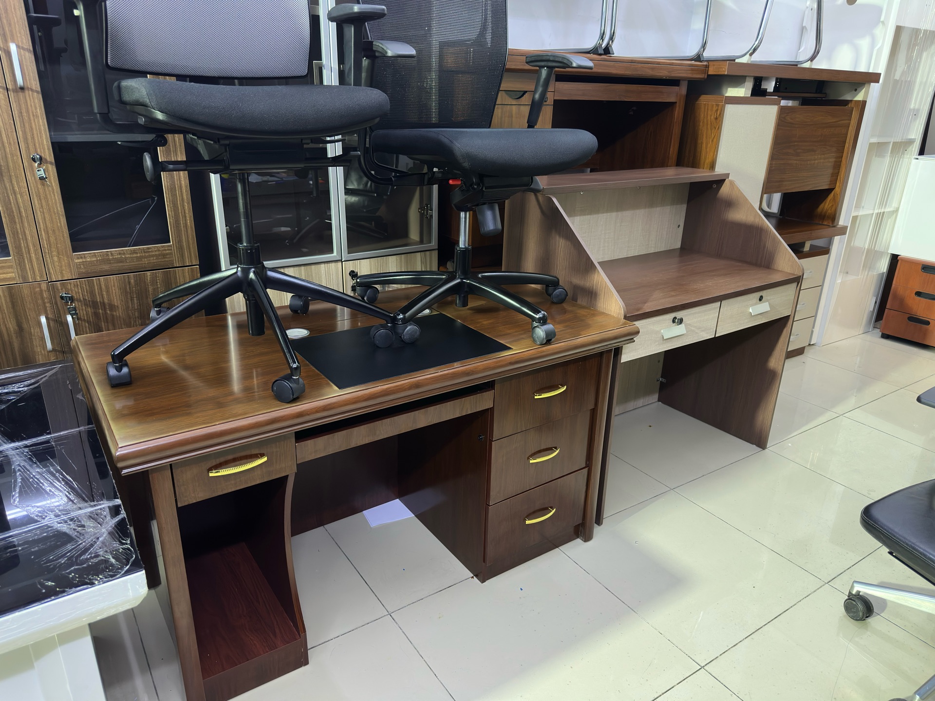 Used Office Furniture Sets For Sale Call — 33087737 - Image 10