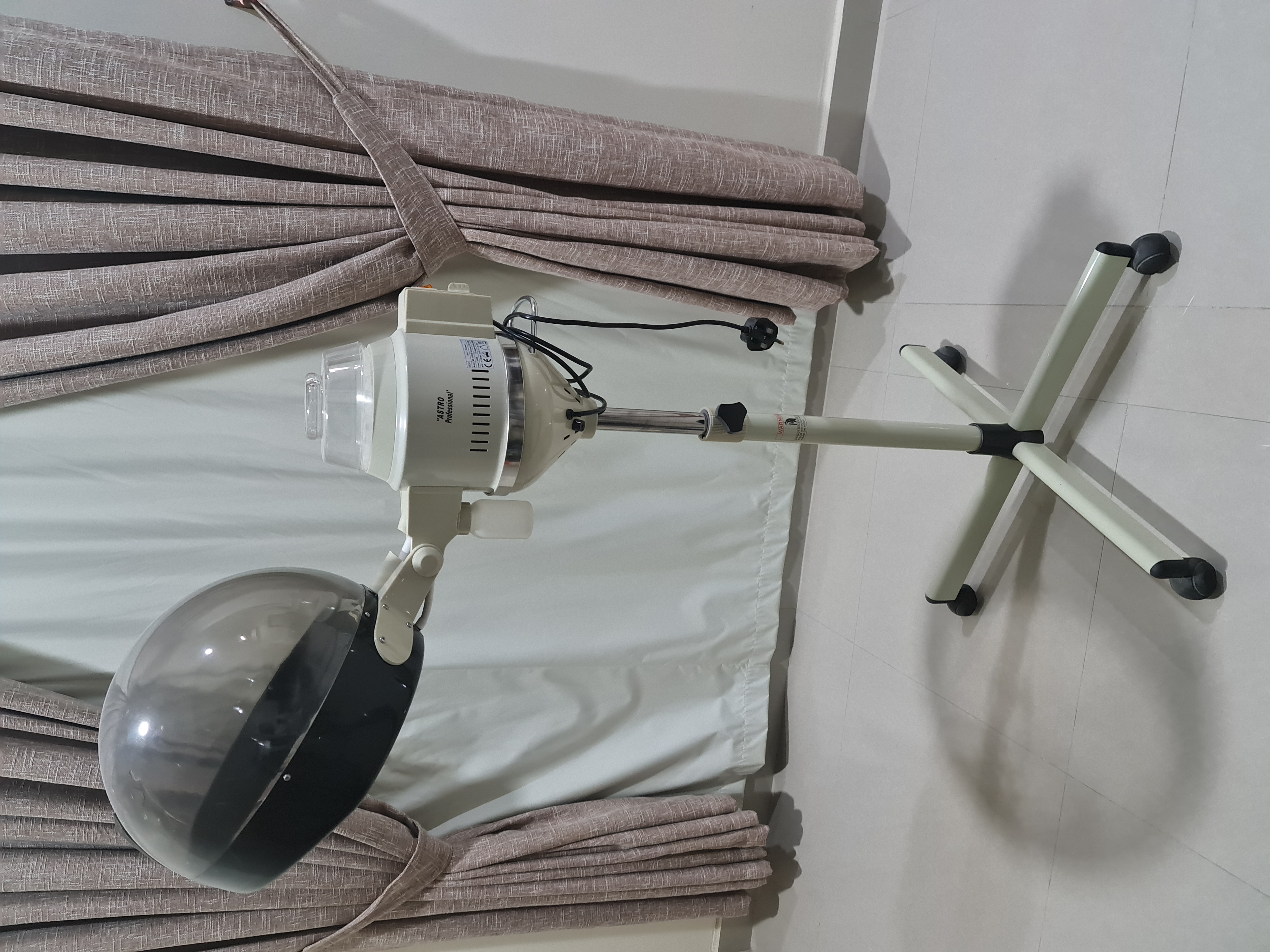 Hair steamer - Image 1
