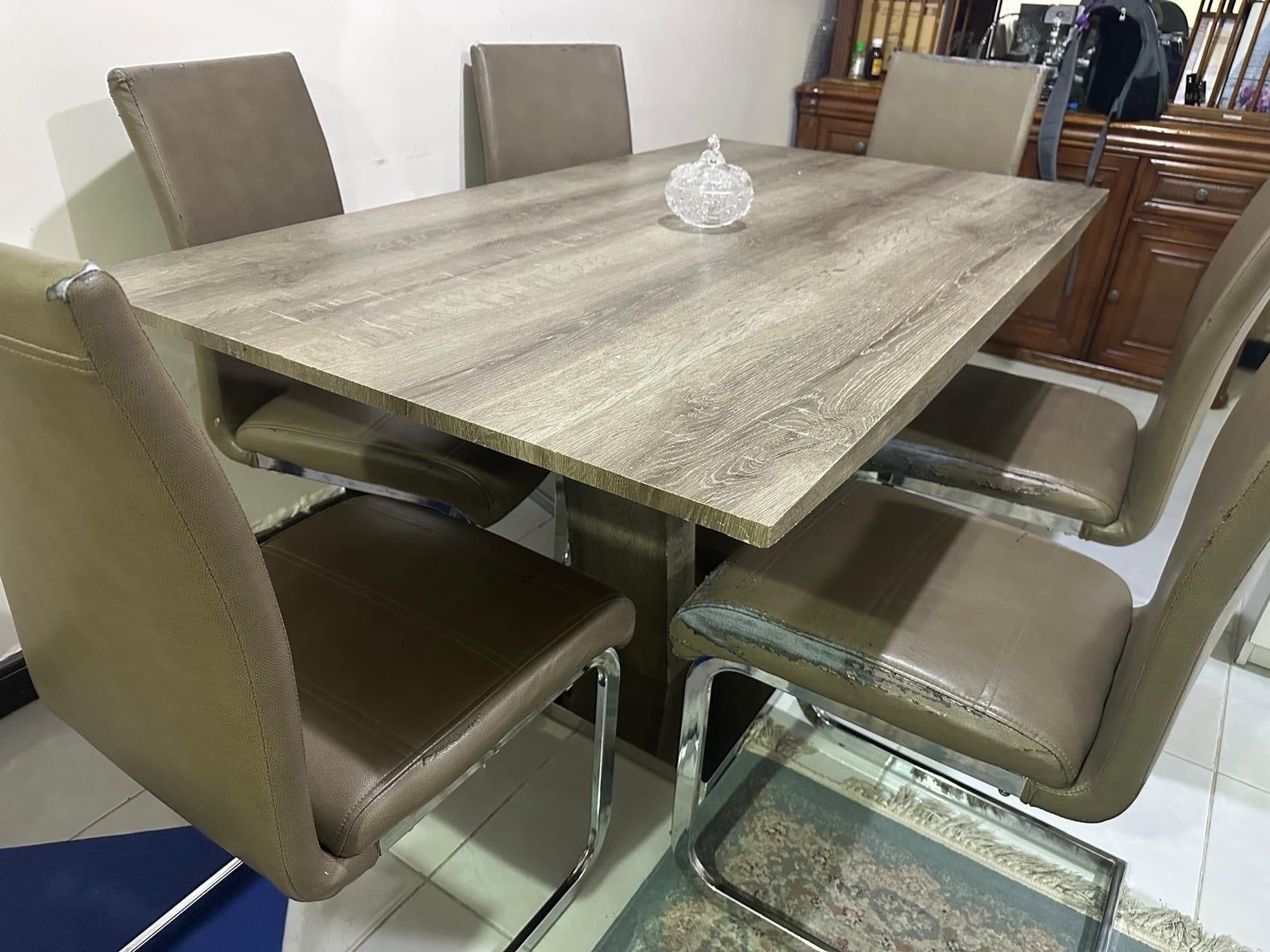 Dinning table with 6 chairs - Image 1