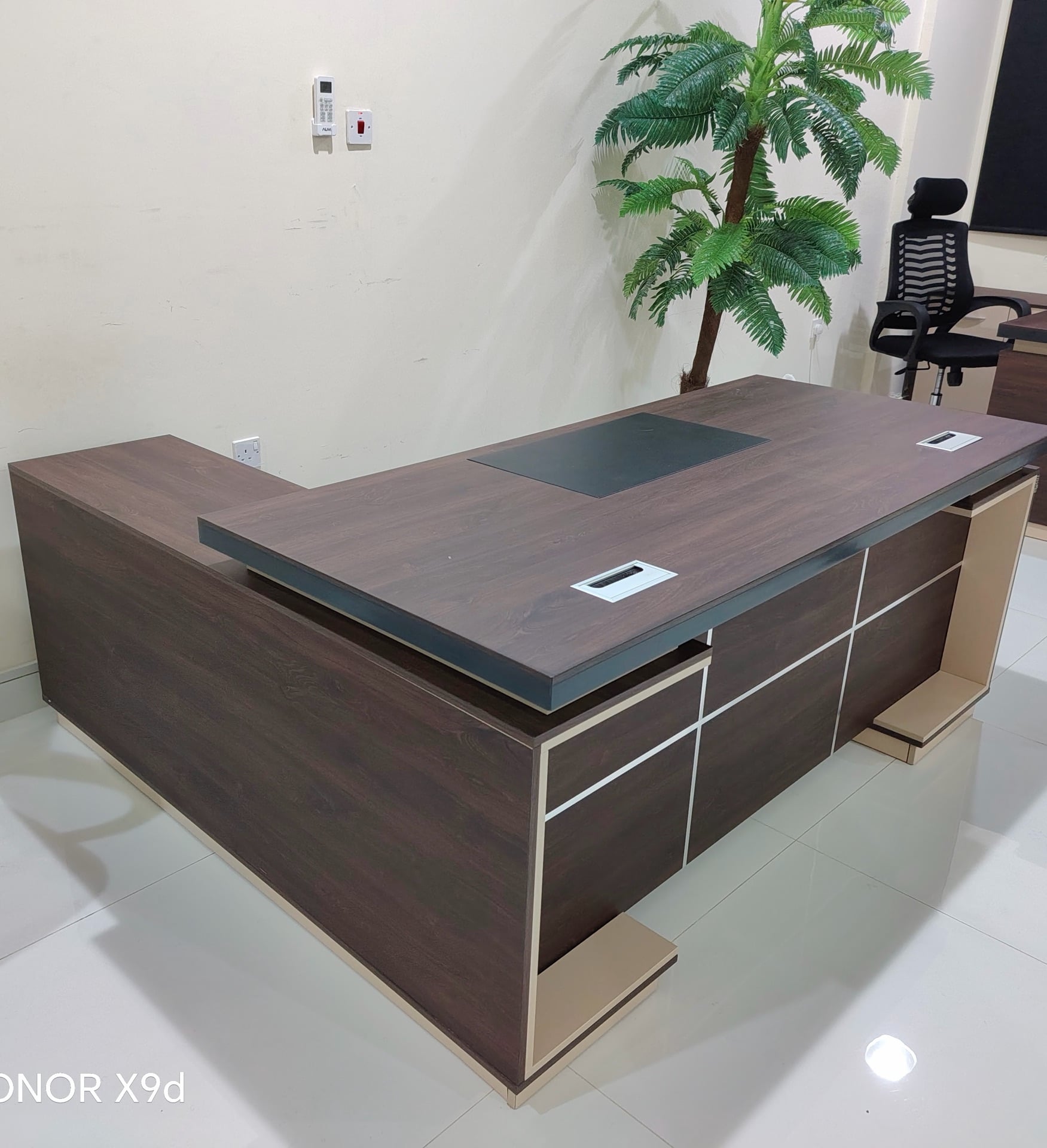 طقم مكاتب تنفيذية مستعمل — 33087737 - Image 9