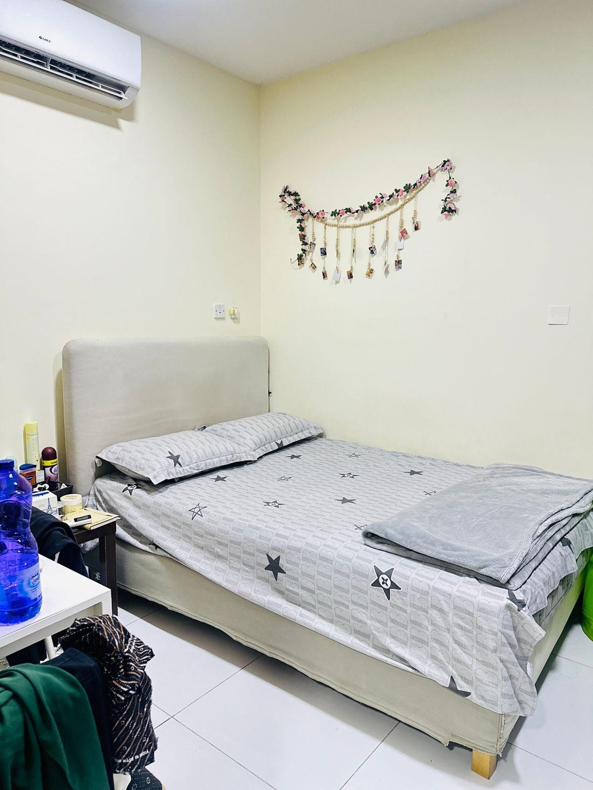 Bed with spring mattress  - Image 4