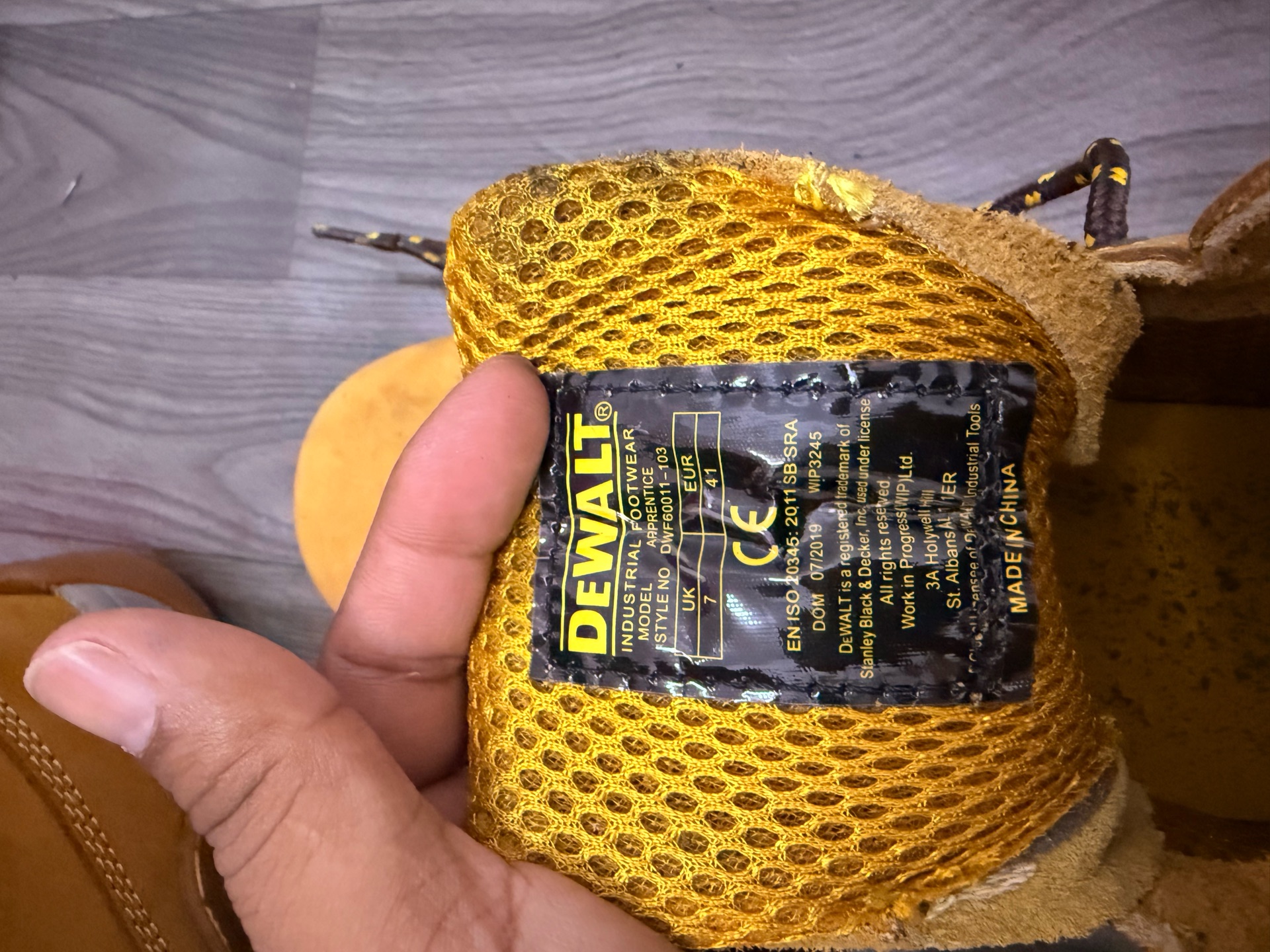 DEWALT SAFETY SHOE - Image 2